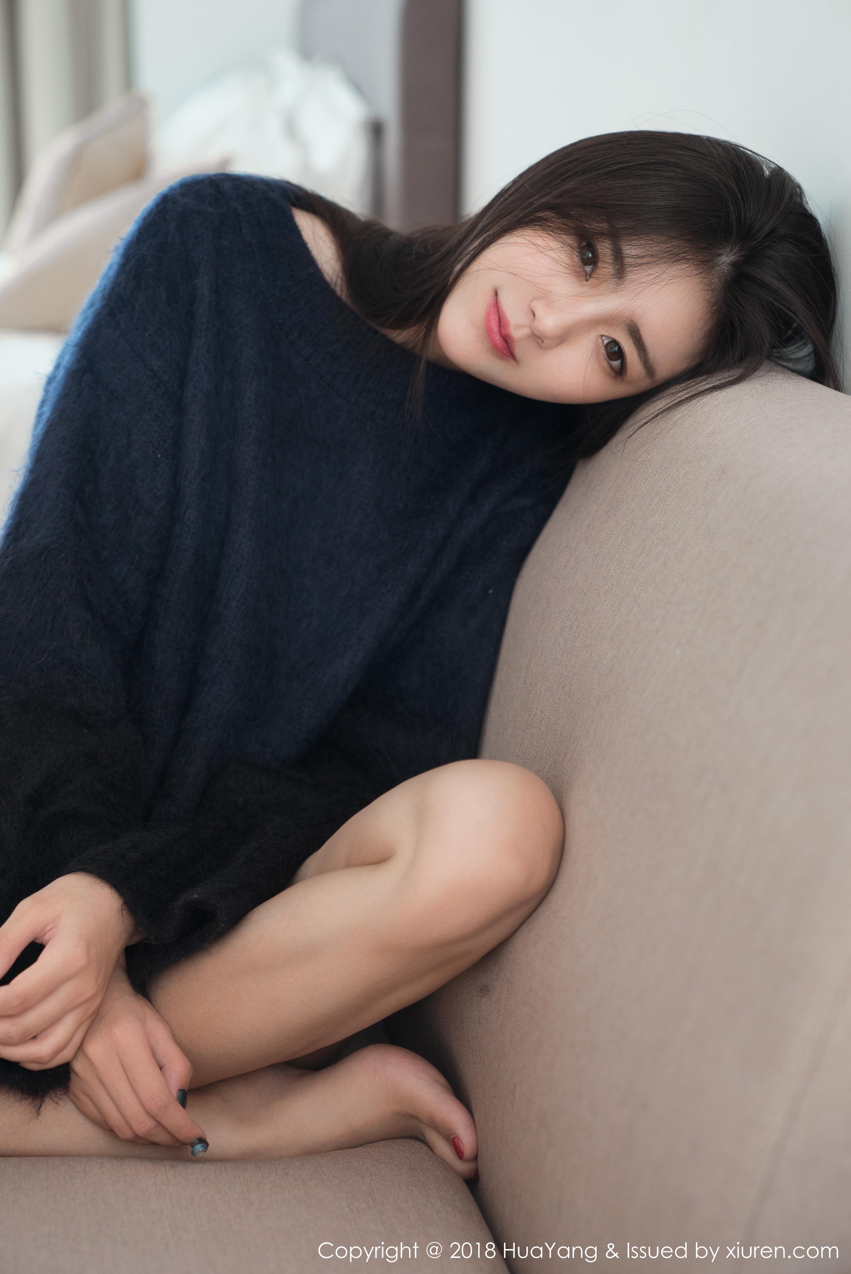 Loose Clothing Sweatshirts Asian Head Tilt Long Hair Legs Women 2018 Year Face Barefoot Women Indoor 2706x4050