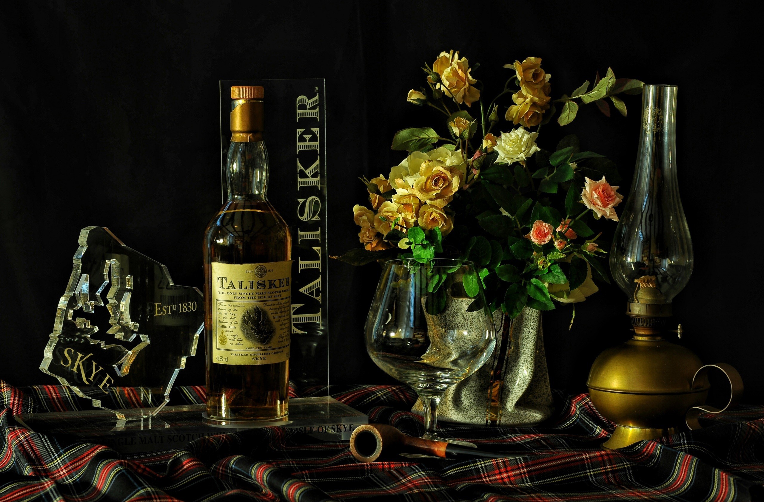 Alcohol Flowers Bottles Still Life Scotch Whisky Skye Pipe Talisker 2560x1684