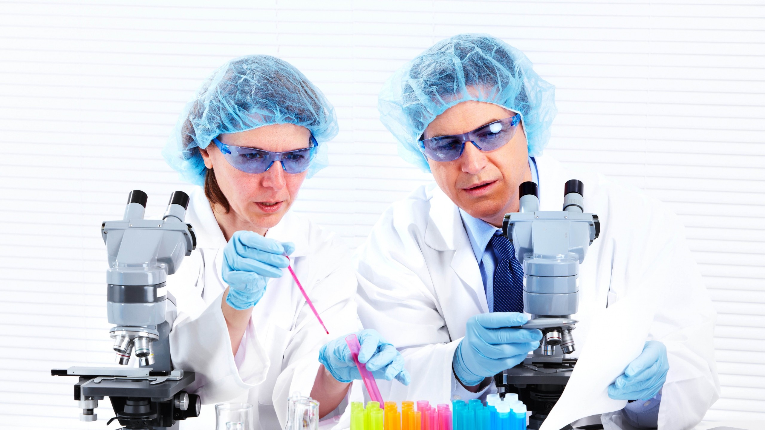Laboratories Science Men Women White Background 2560x1440