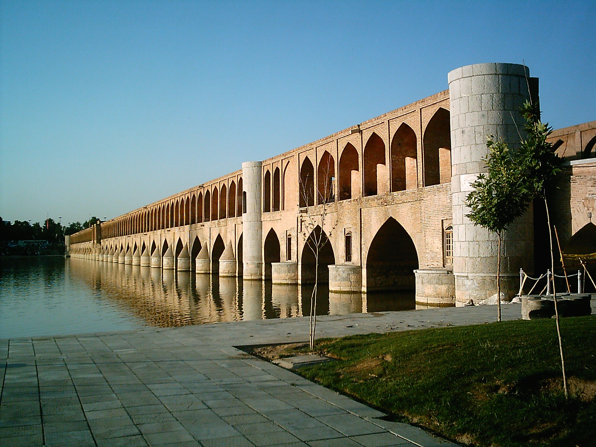 Bridge River Urban Isfahan Iran Without People 2048x1536