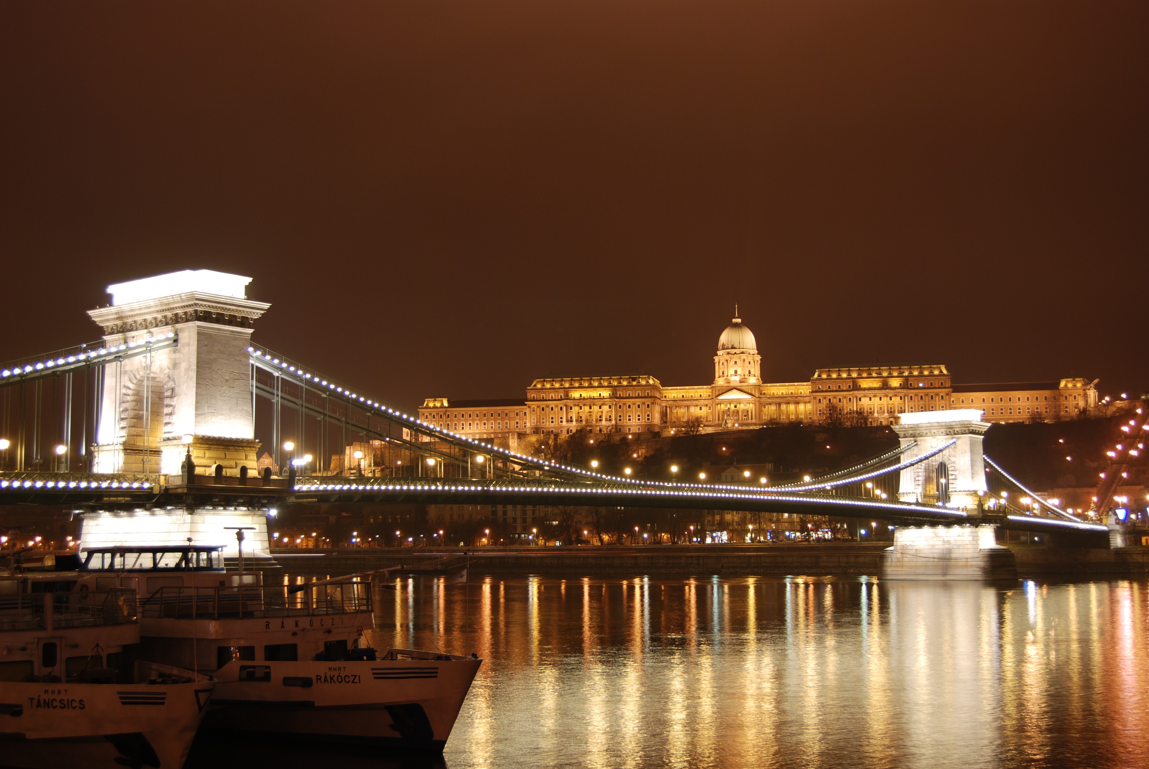 Chain Bridge Budapest Hungary Night River Reflection Ship 3872x2592