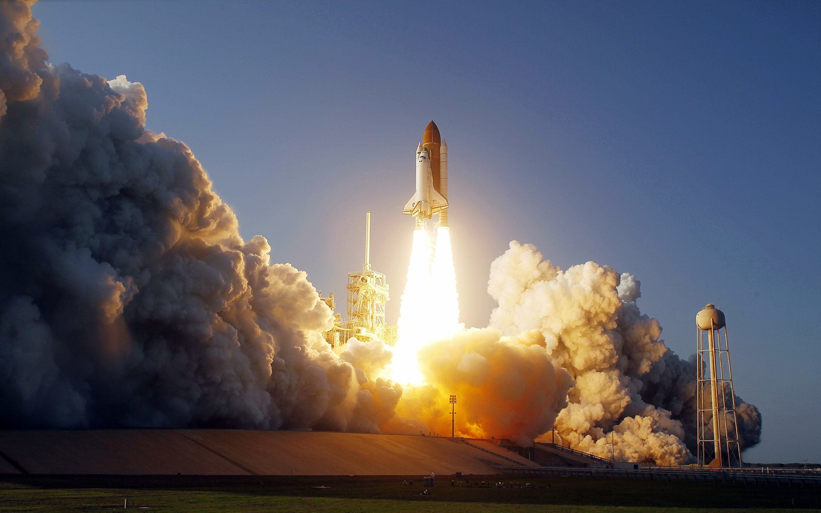 Space Shuttle Launch Space Shuttle Discovery Smoke Launch Pads 1680x1050