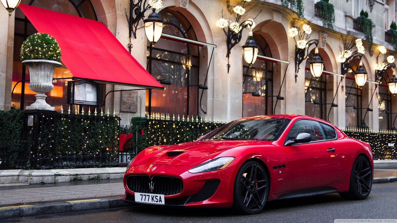 Maserati Maserati GranTurismo MC Stradale Red Cars Street Light 1366x768