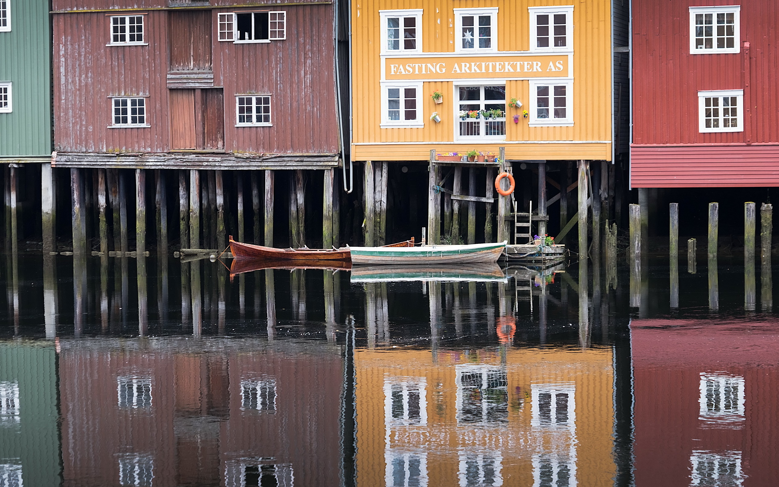 Trondheim Norway Reflection 2560x1600