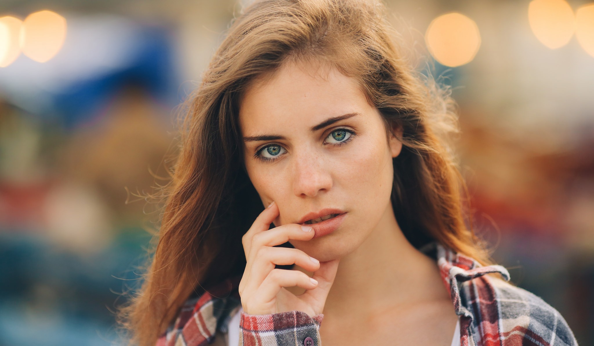 Women Brunette Blue Eyes Plaid Looking At Viewer Hand On Face Depth Of Field Portrait David Olkarny  2048x1195