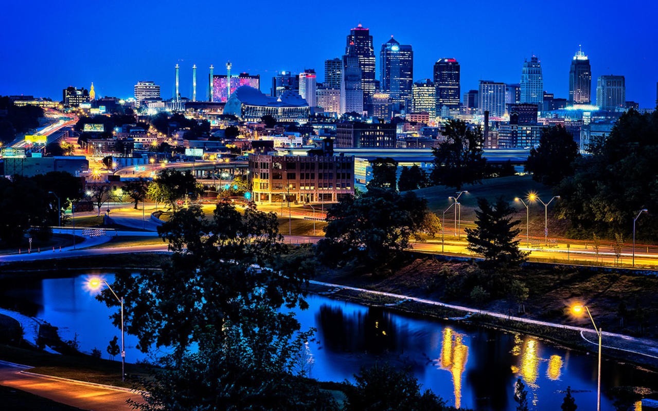 Moon Night Kansas City Purple 1279x800