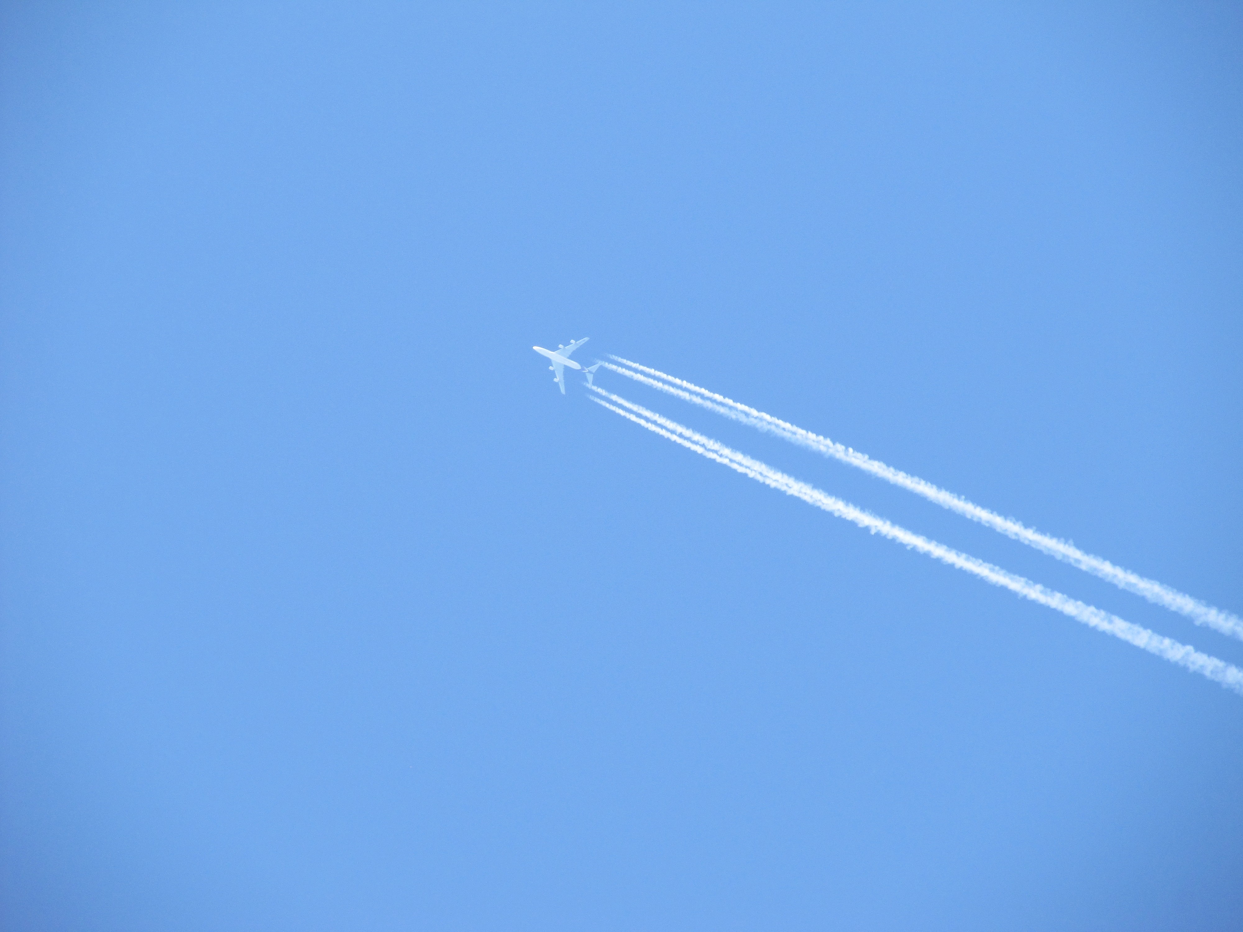 Airplane Contrails Vehicle Aircraft 4000x3000