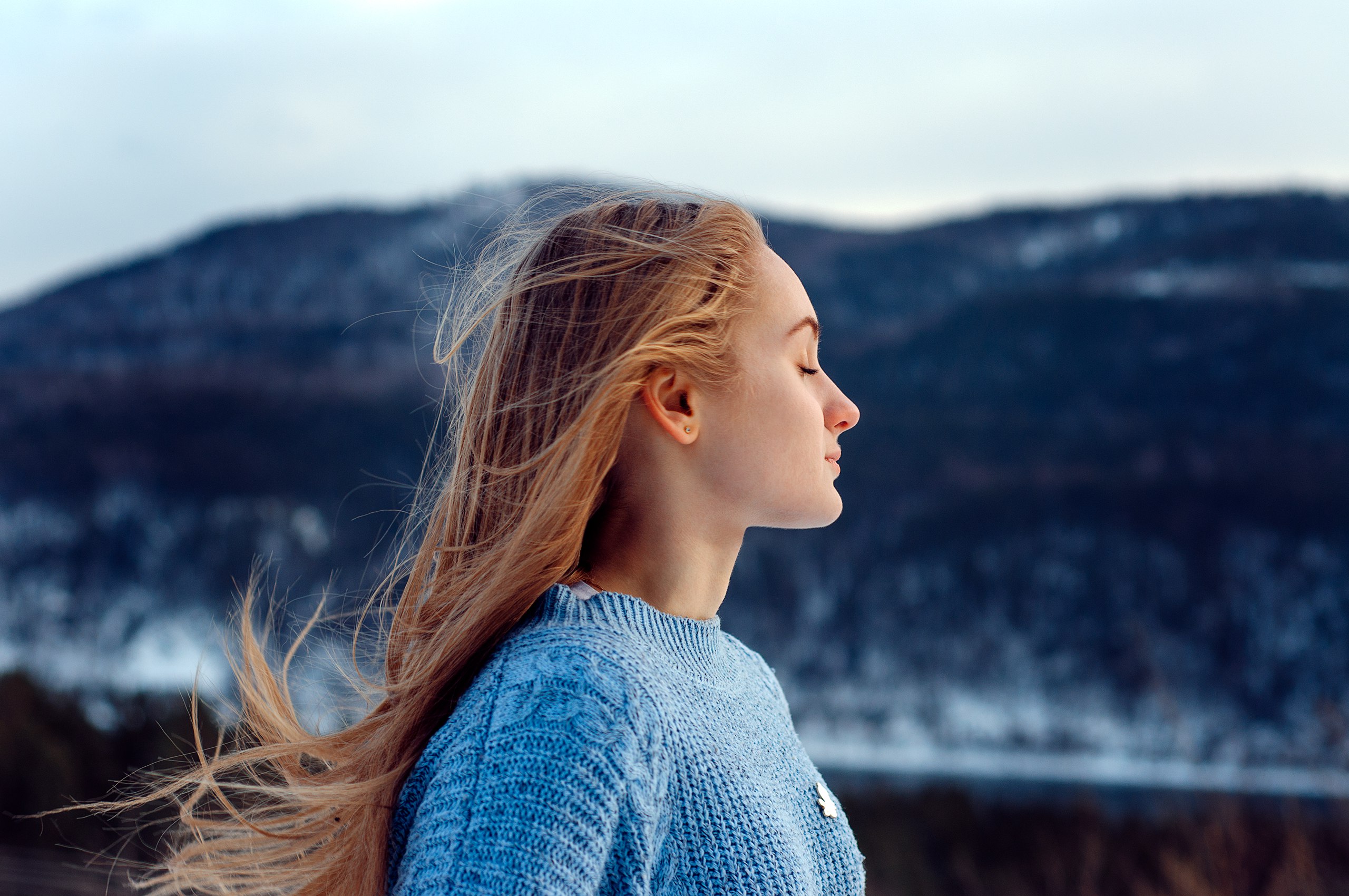 Women Blonde Model Closed Eyes Profile Sweater Mountains Snow Depth Of Field Women Outdoors Portrait 2560x1700