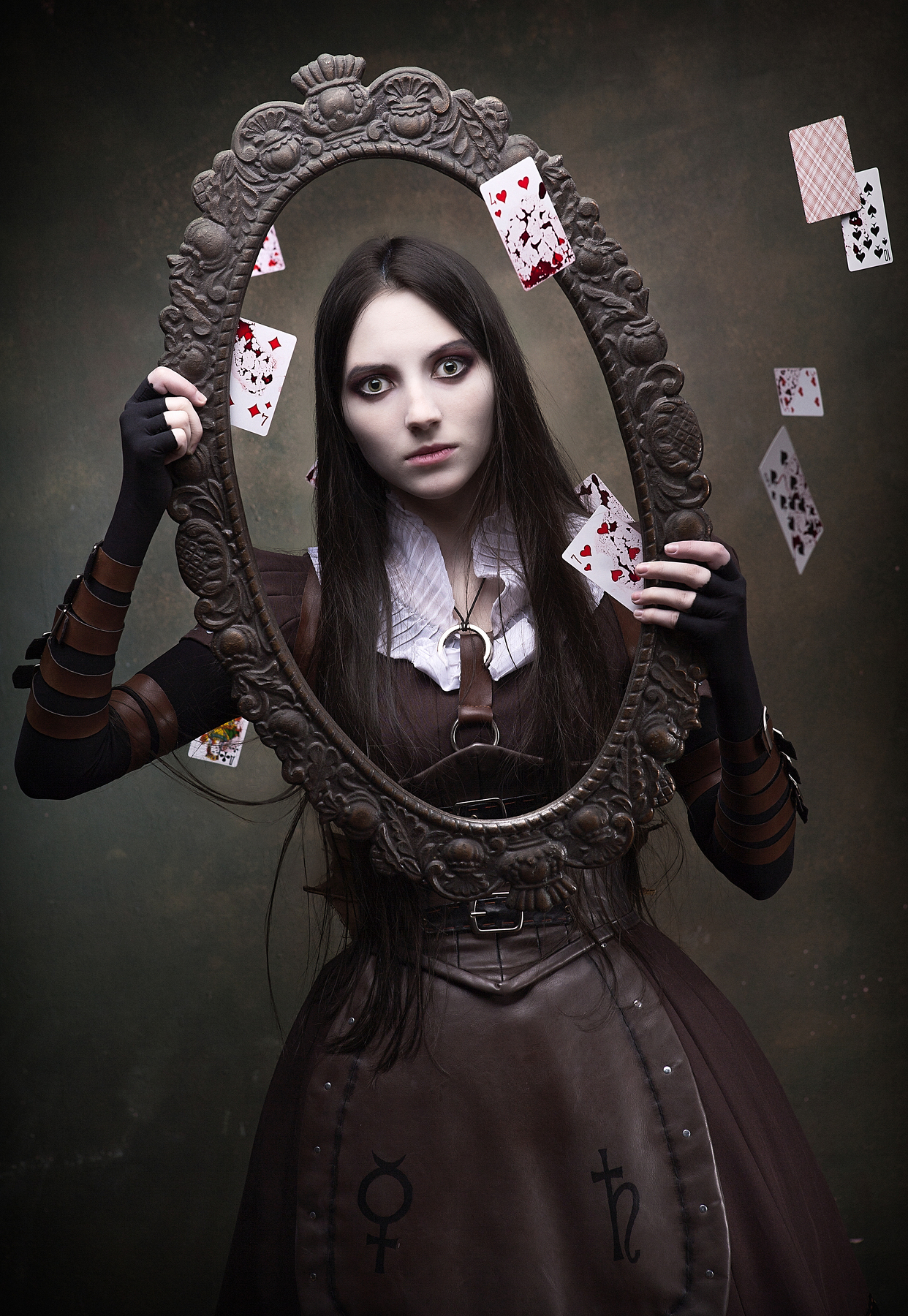 Fantasy Girl Women Playing Cards Alice Through The Looking Glass American McGees Alice Cosplay 1242x1800
