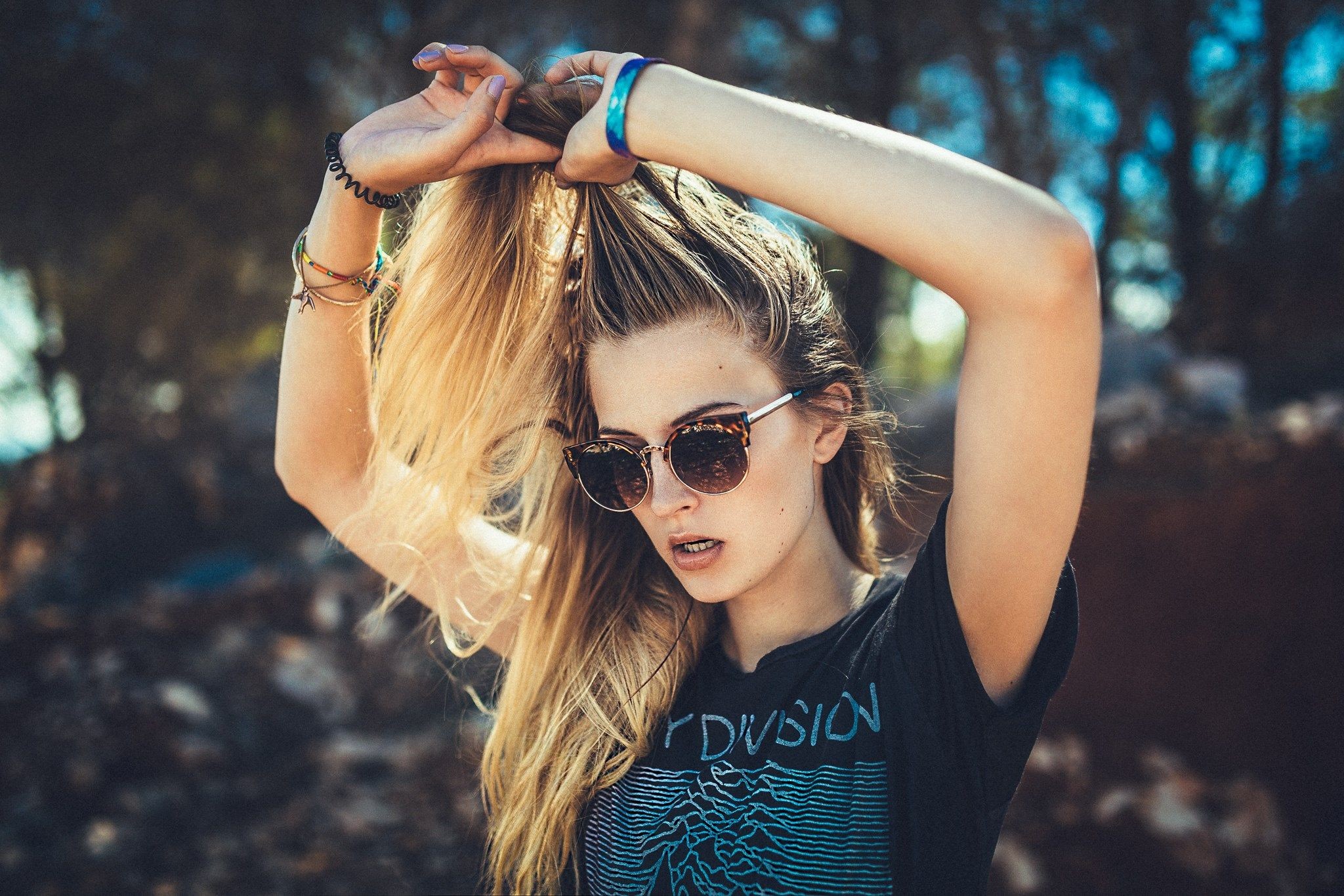 Women Model Lennart Bader T Shirt Sunglasses Long Hair Open Mouth Bracelets Blonde Joy Division Malo 2048x1365