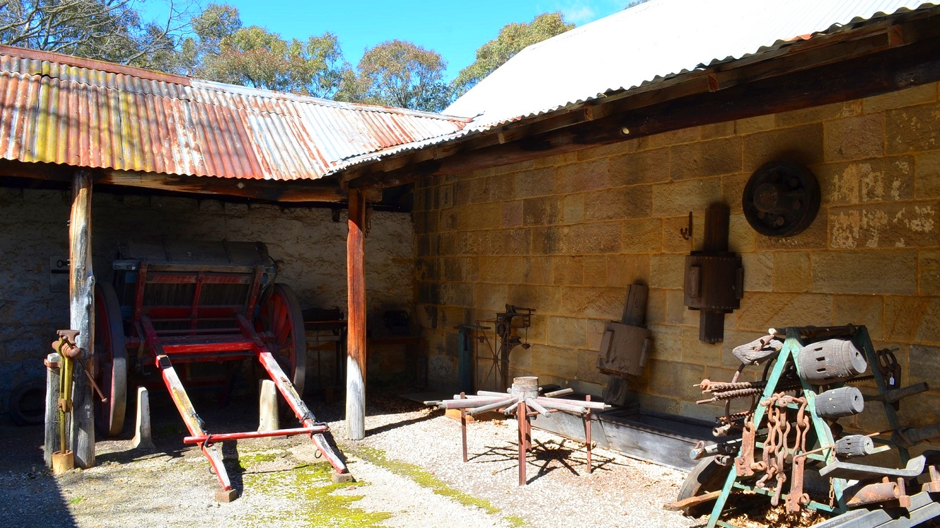 Building Lithgow Blacksmith Cart Eskbank House Photography Australia 1366x768