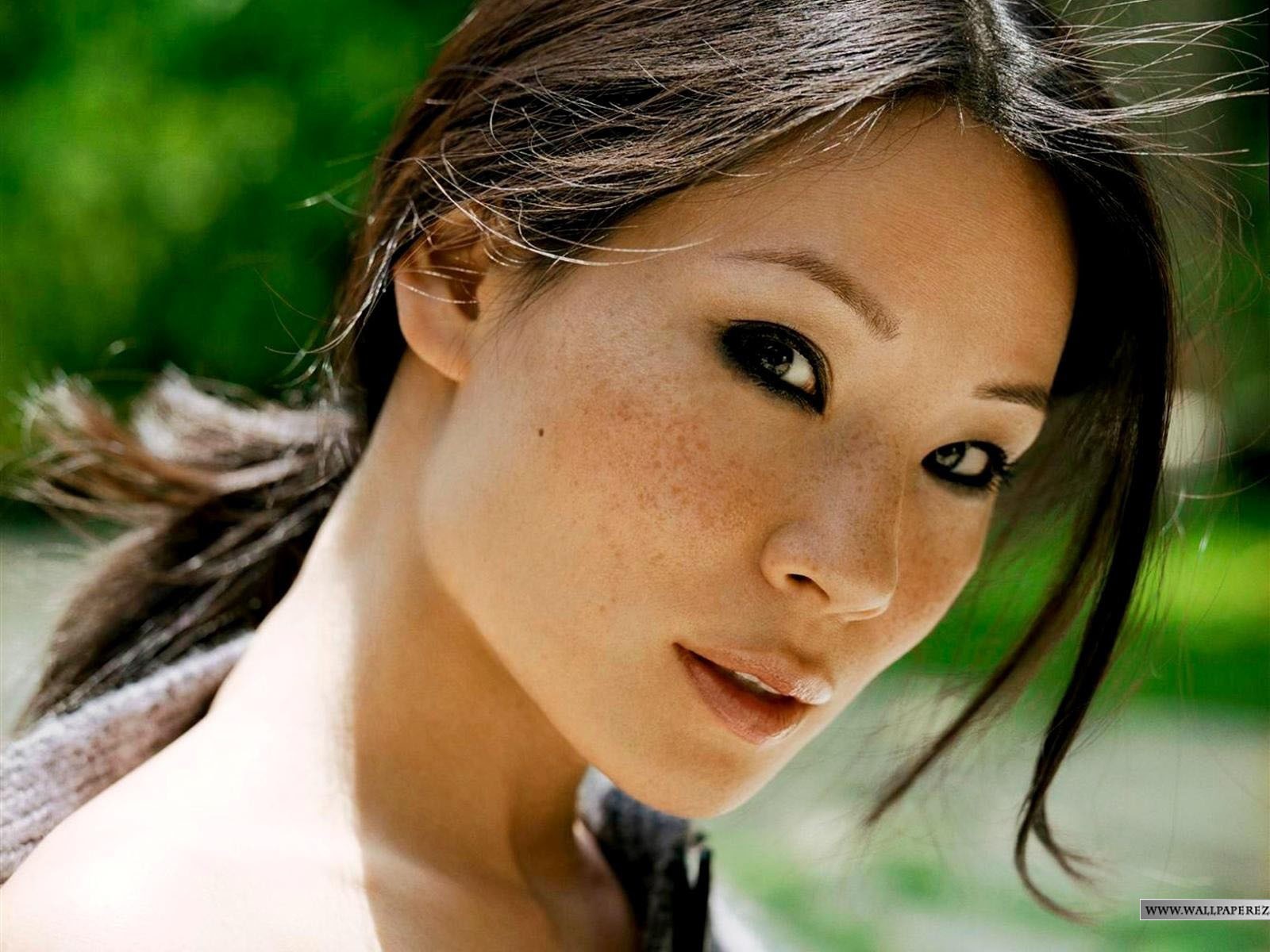 Lucy Liu Face Eyes Freckles Celebrity 1600x1200