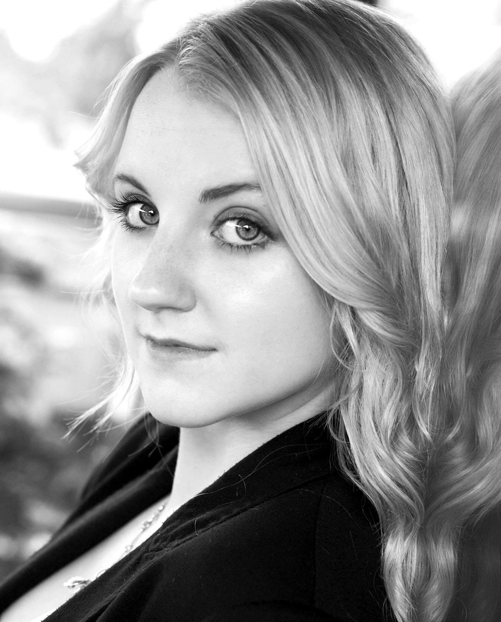 Evanna Lynch Looking At Viewer Monochrome Actress 1651x2048