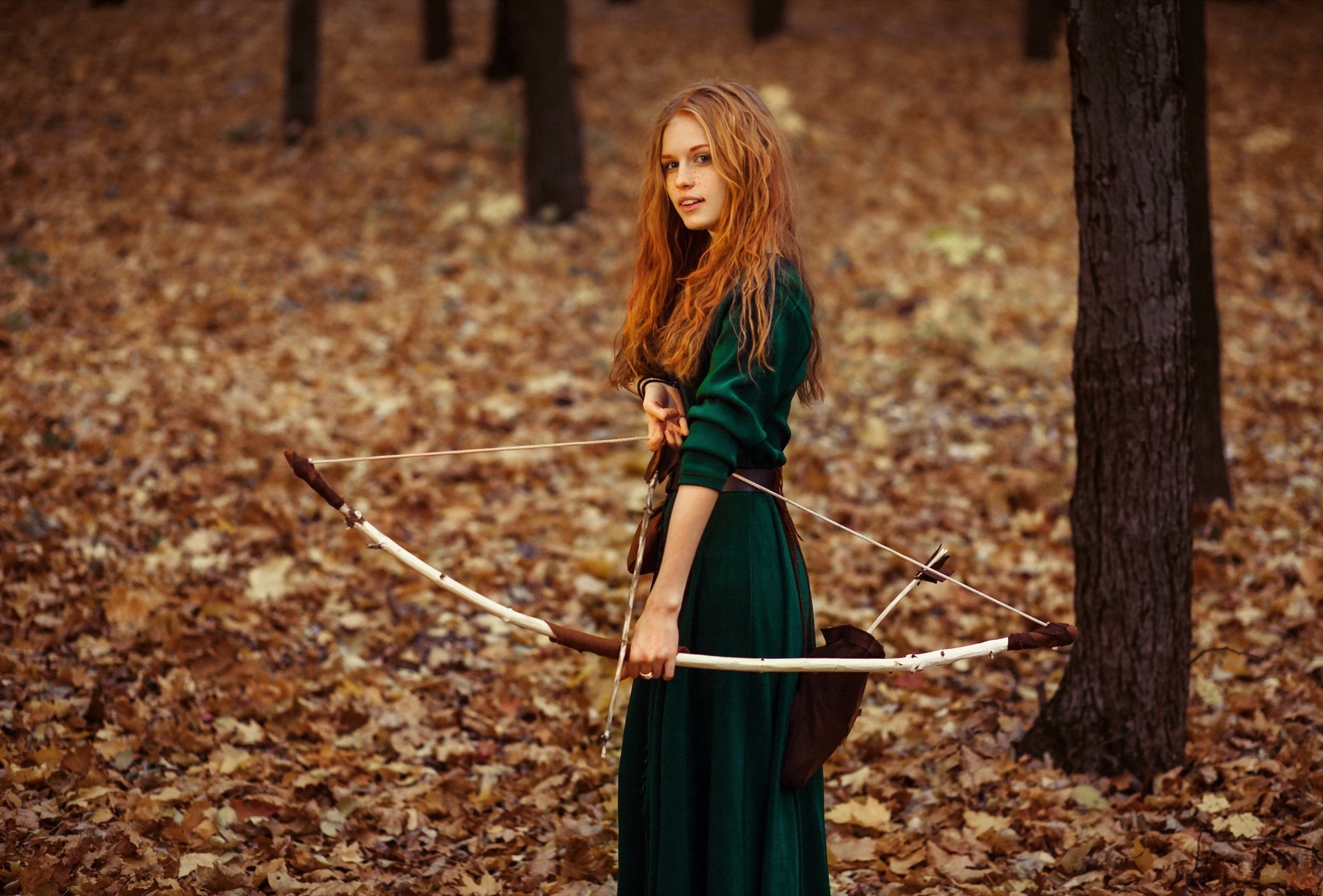 Women Archer Redhead Long Hair Archery Princess Merida Arrows Bow Women Outdoors Leaves Fall Depth O 1920x1301