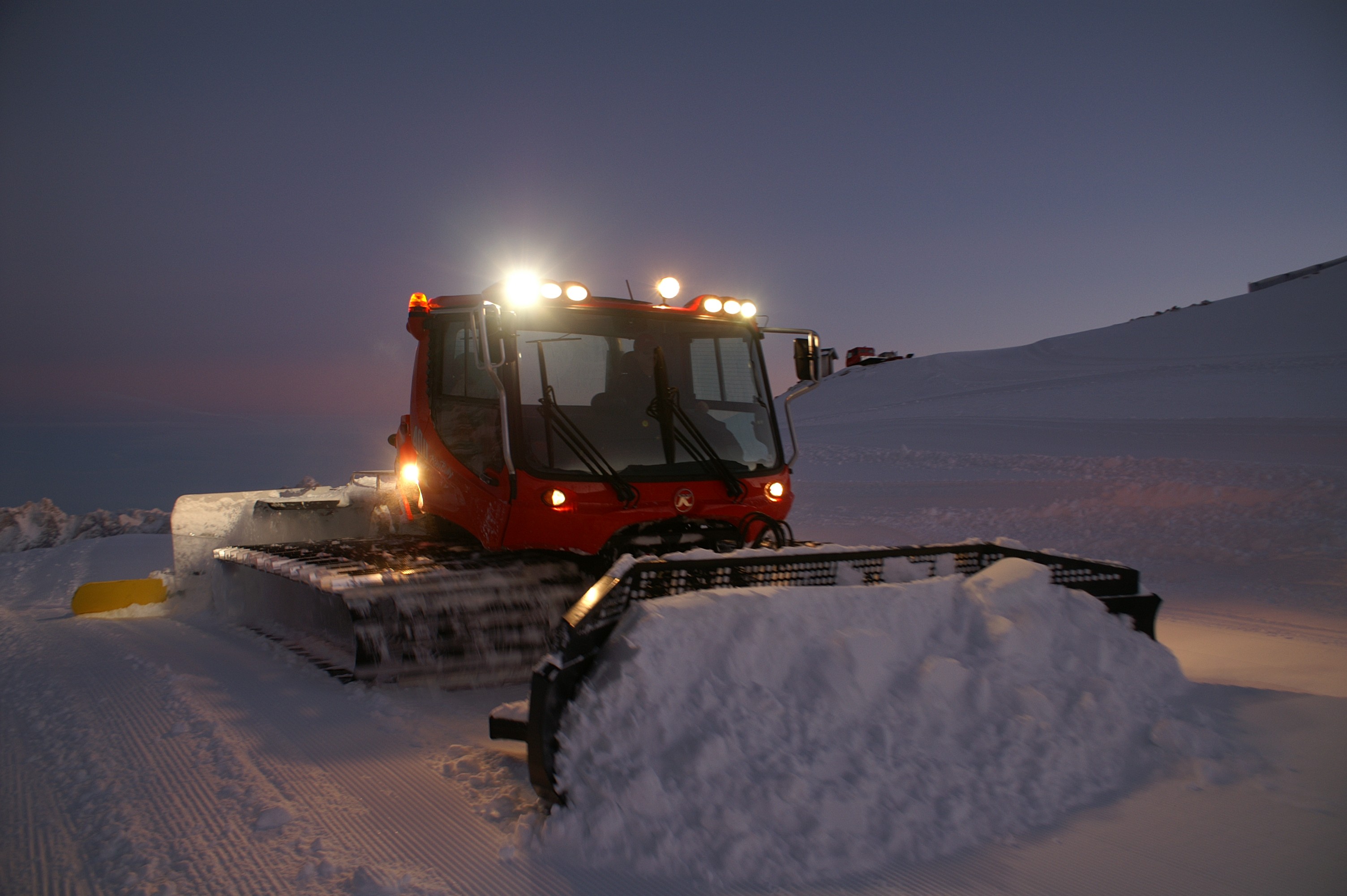 Snow Snowplow Night Heavy Equipment 3008x2000
