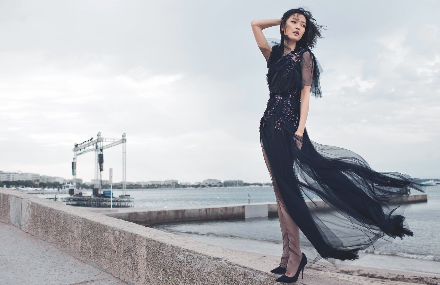 Du Juan Model Actress Chinese Asian Brunette Wind Black Dress Women Outdoors High Heels Black Clothi 1500x971