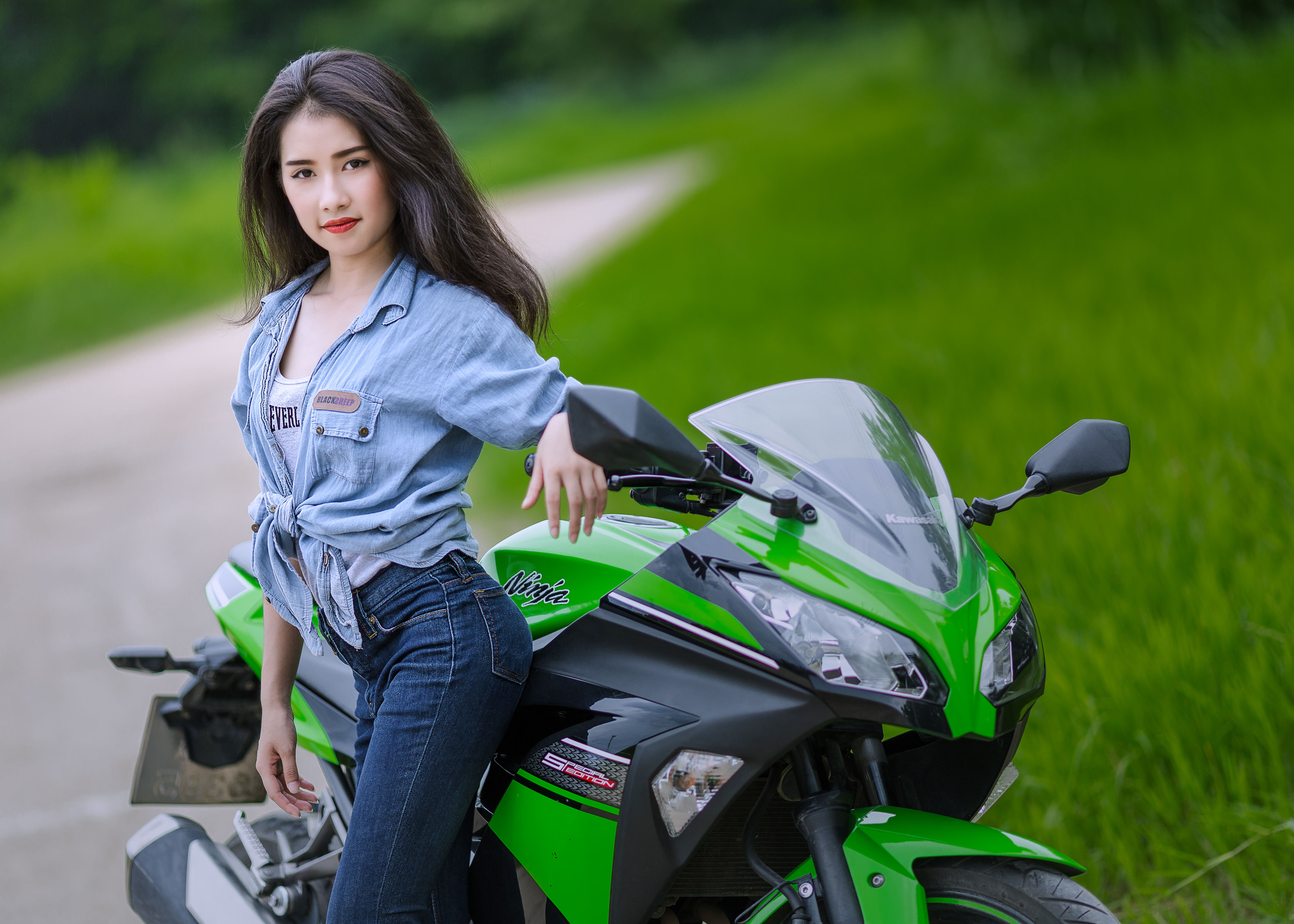 Asian Women Model Long Hair Black Hair Bikes Leaning Jeans Kawasaki Ninja ZX 10R 5108x3648