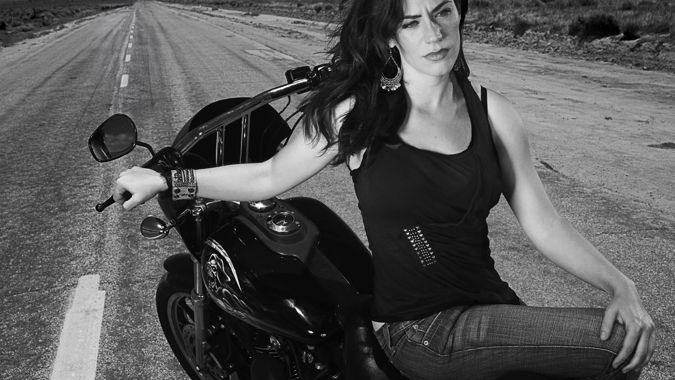 Sons Of Anarchy Maggie Siff Monochrome Women Actress Women With Bikes Tank Top Jeans 2560x1440