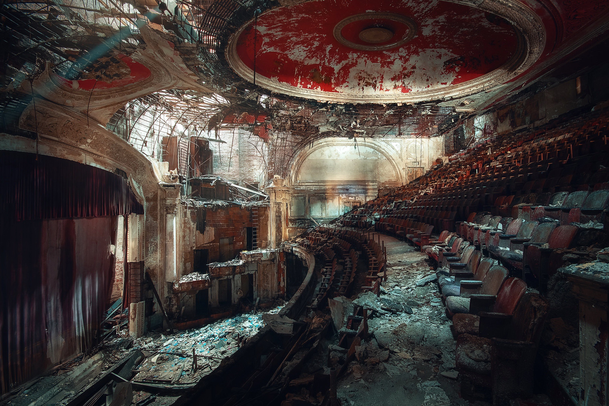 Ruin Old Building Theater Abandoned 2048x1365