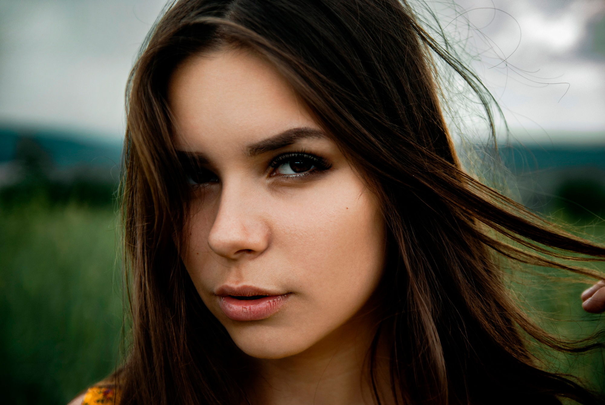 Women Face Portrait Women Outdoors Closeup Brunette Grigoriy Lifin Long Hair 2000x1339