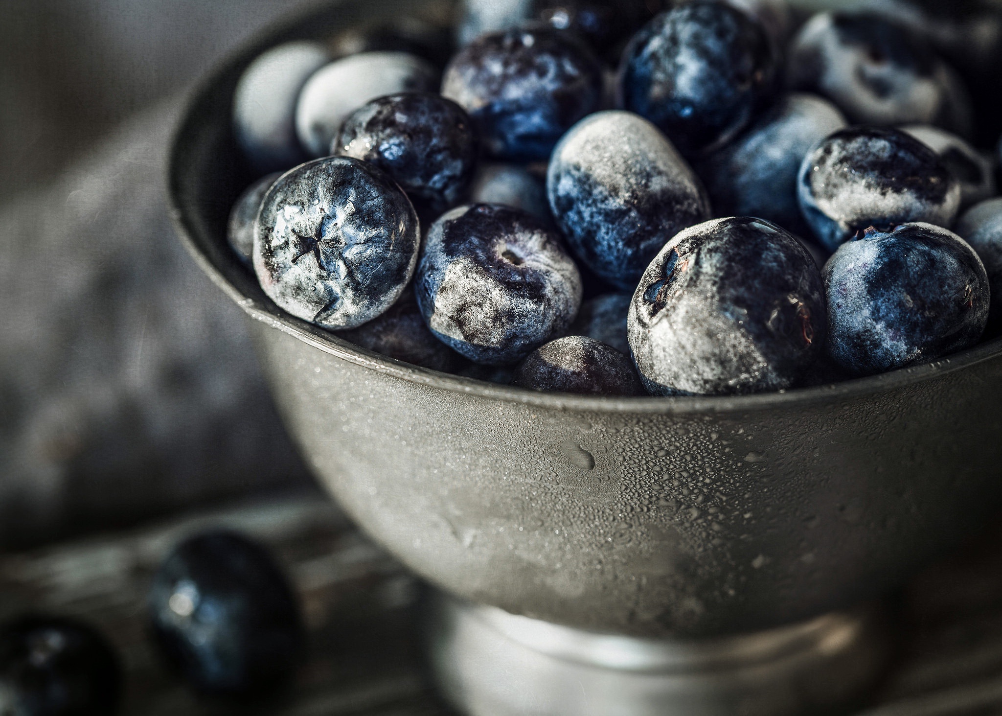 Fruit Berries Food Blueberries Macro Bowls Selective Coloring Blue 2048x1463