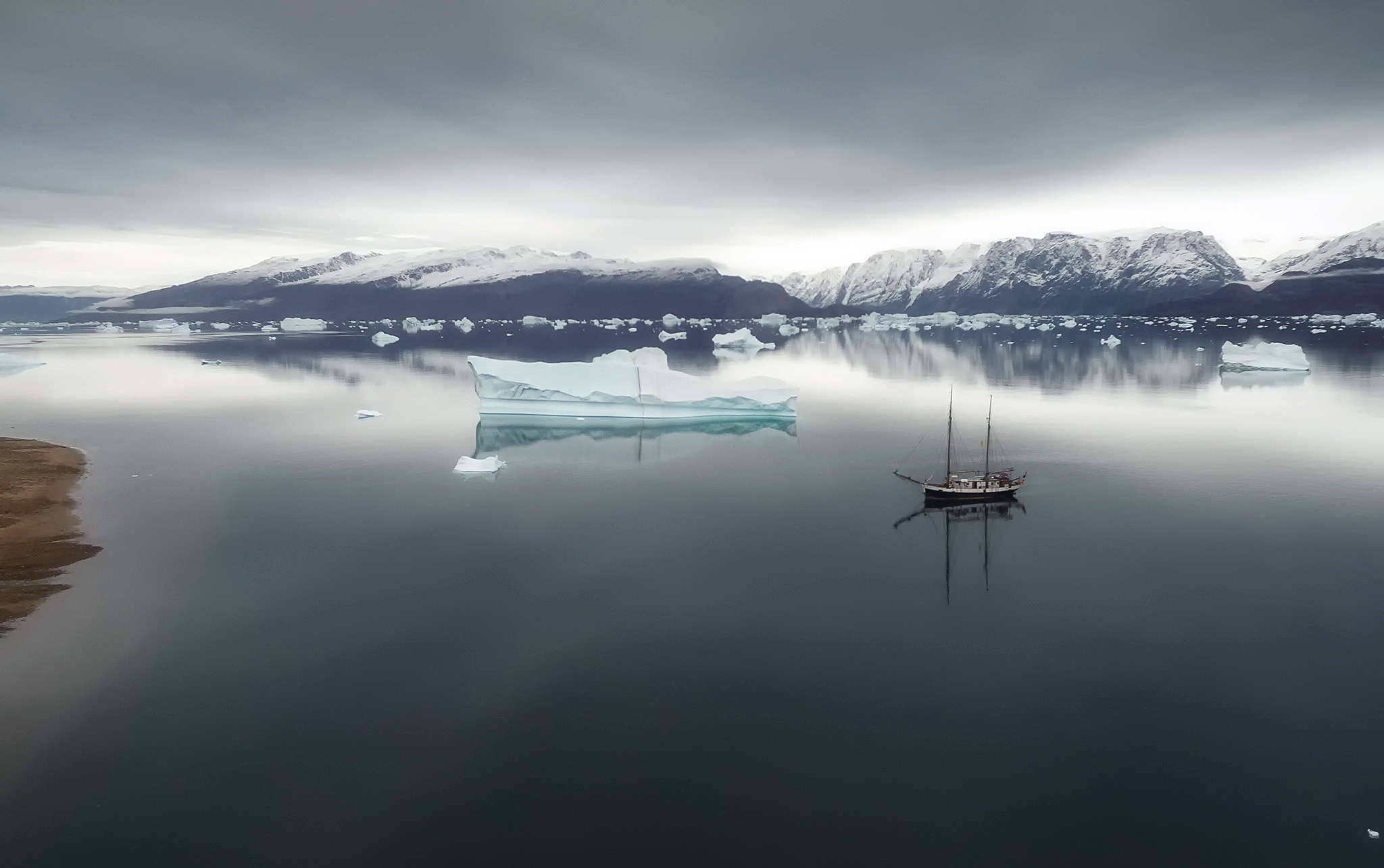 Greenland Water Nature Vehicle Mountains Boat Iceberg 2048x1285