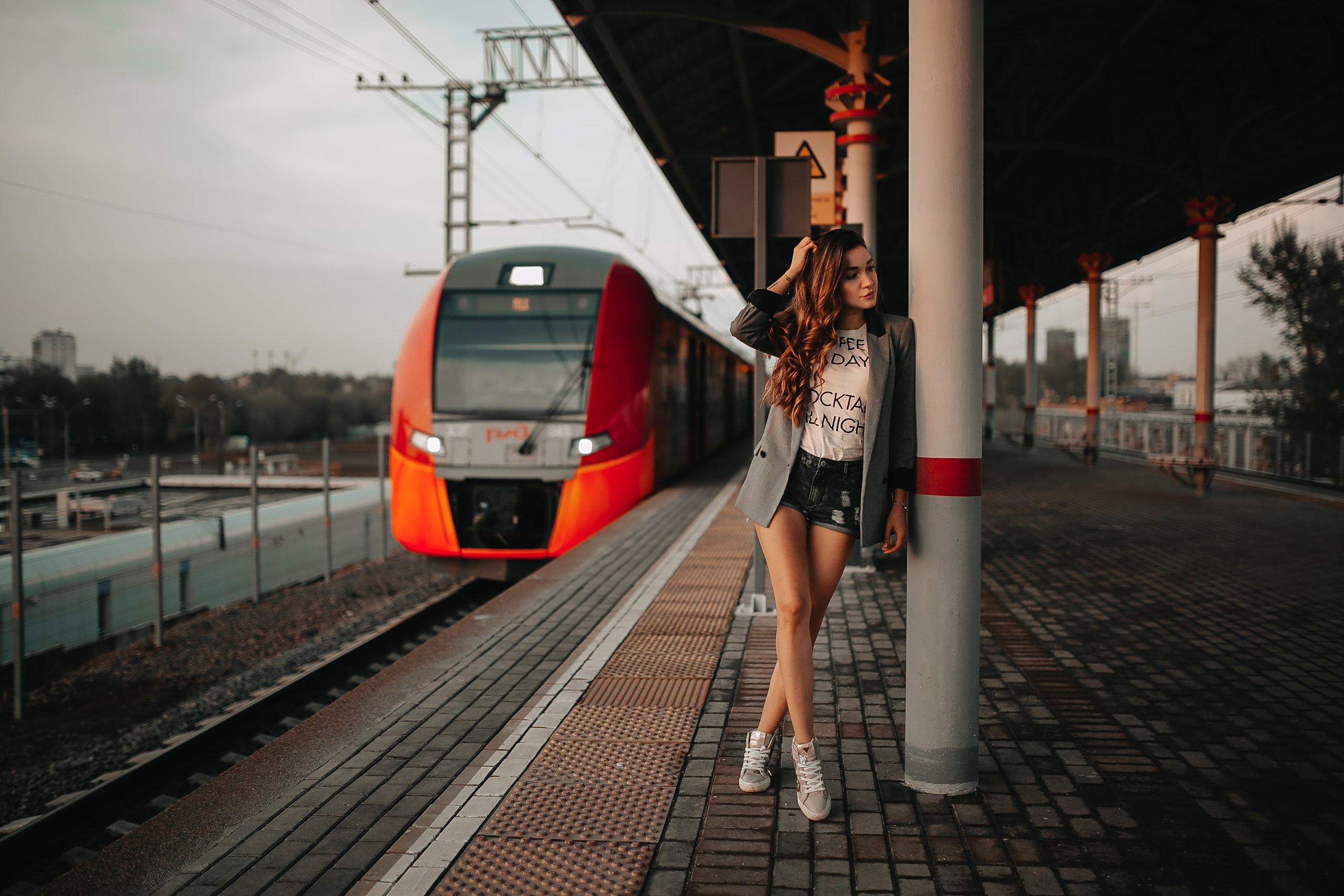 Women Tanned Train Station Portrait Train Sneakers Railway Station 2560x1707