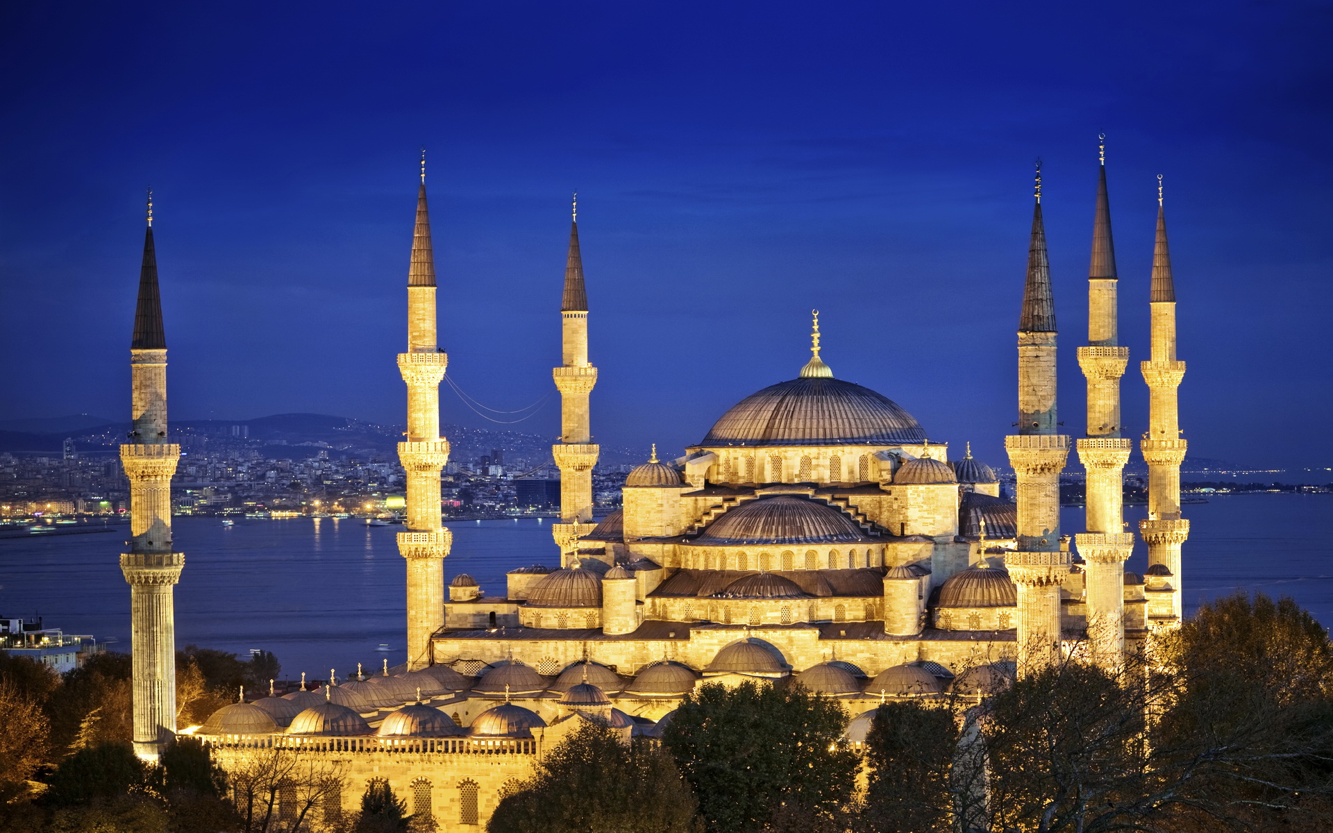 Religious Sultan Ahmed Mosque 1920x1200