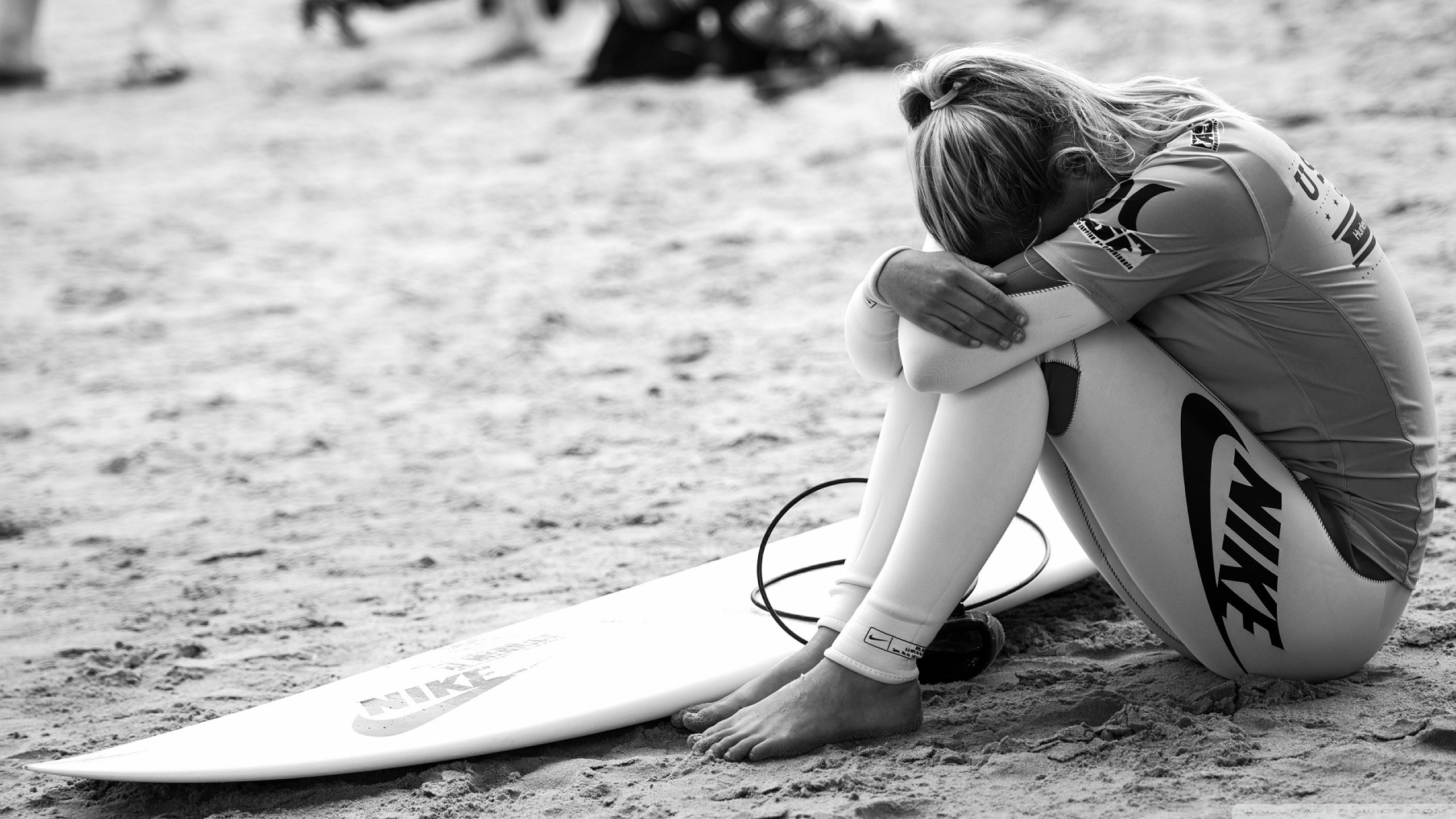 Women Monochrome Nike Surfboards Ponytail 2560x1440