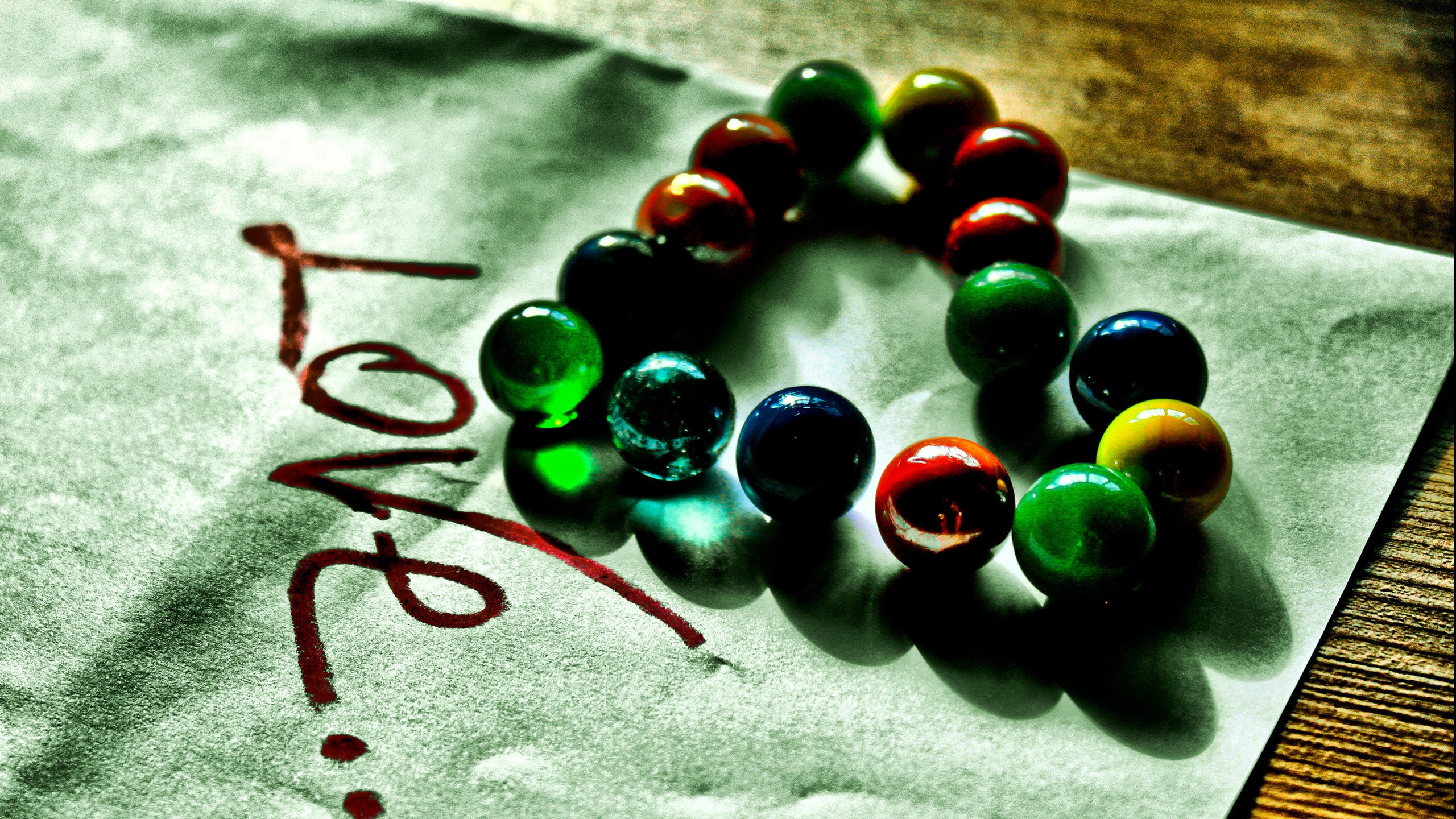 Love Beads Marble 2560x1440
