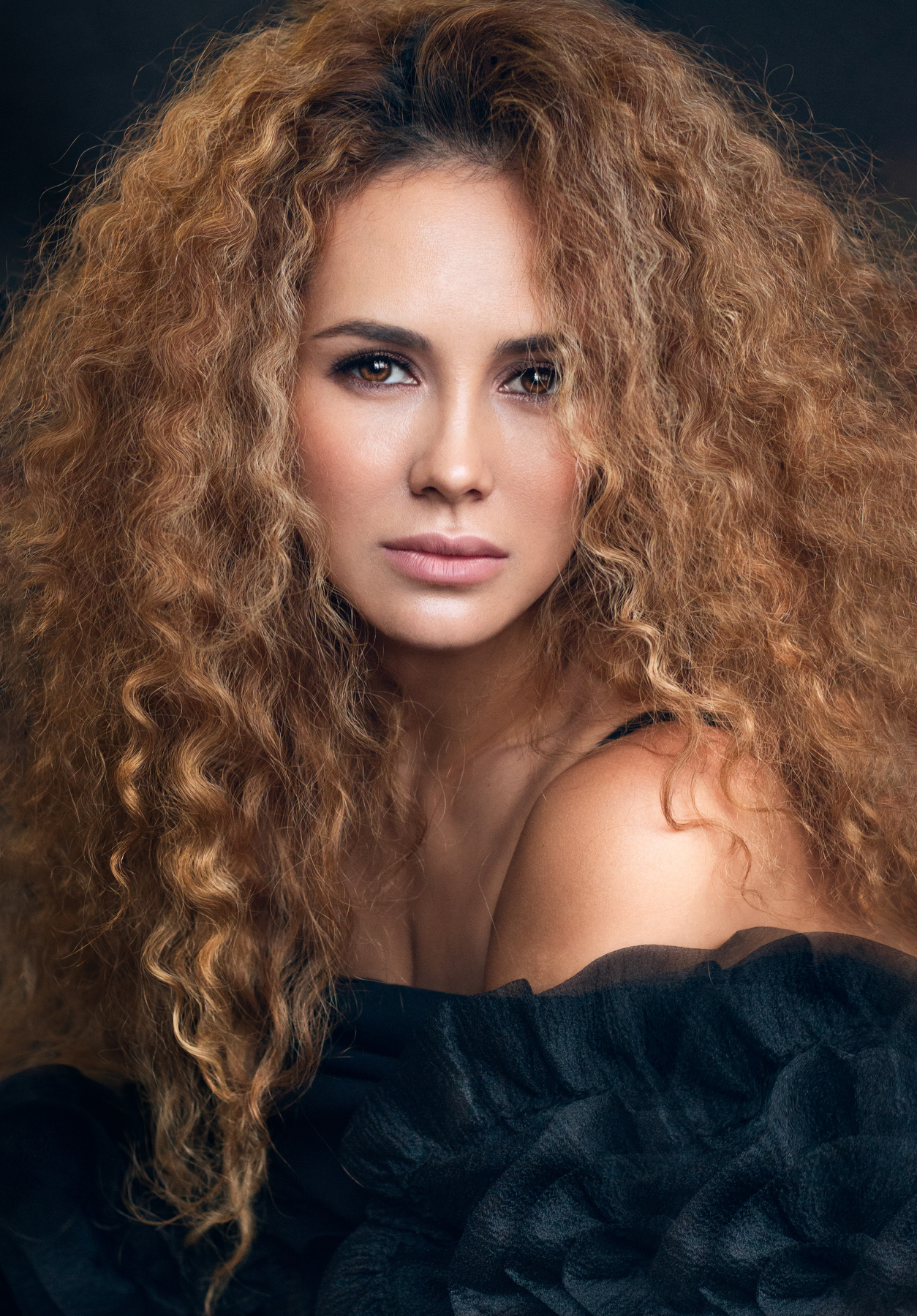 Women Model Curly Hair Long Hair Face Looking At Viewer Portrait Display Blonde Elina Garipova 1254x1800