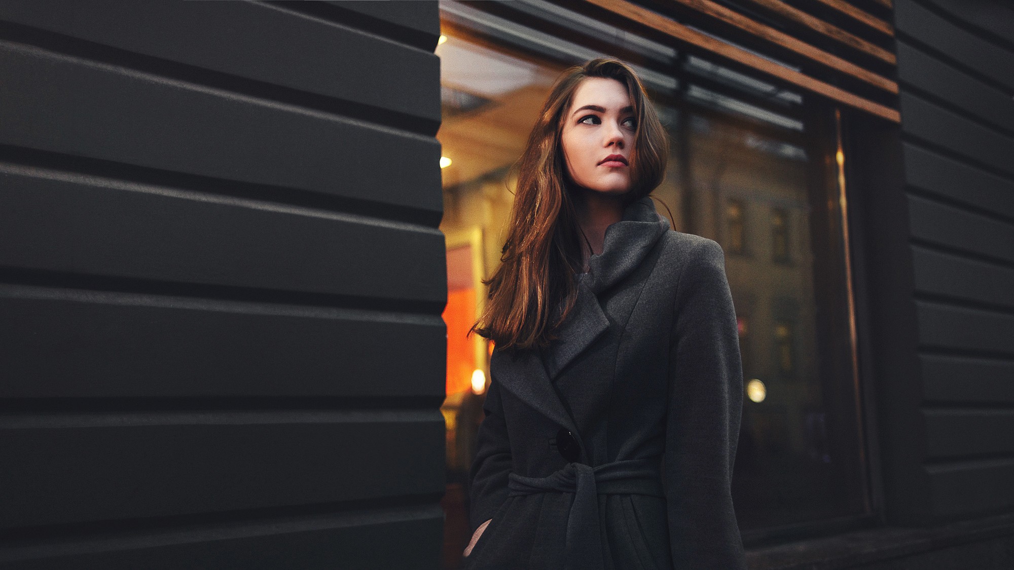 Women Urban Model Coats Grey Coat Brunette Looking Away Looking Into The Distance Women Outdoors Red 2000x1125