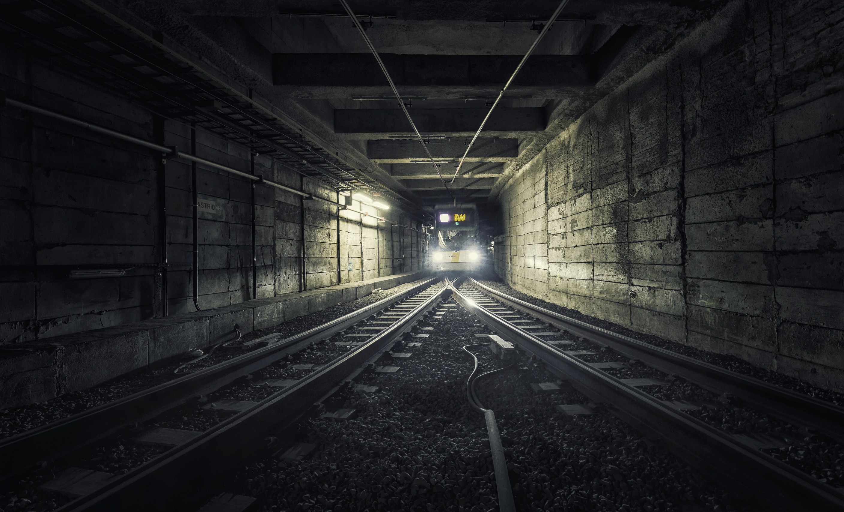 Metro Underground Vehicle Railway Belgium 2816x1707