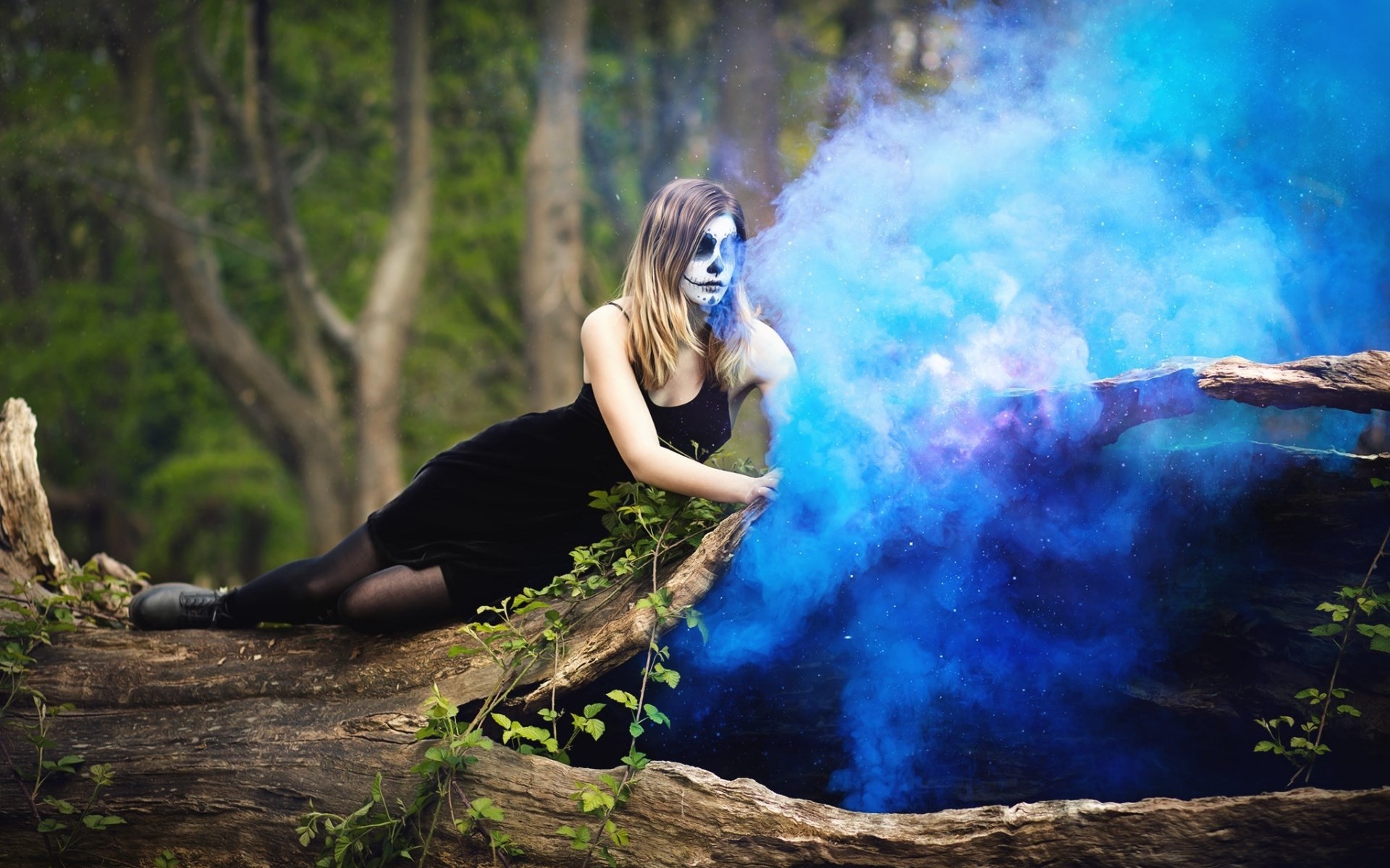 Kieran Kerrigan Women Outdoors Blue Smoke Women Model Wood 500px Makeup Fantasy Girl 1920x1200