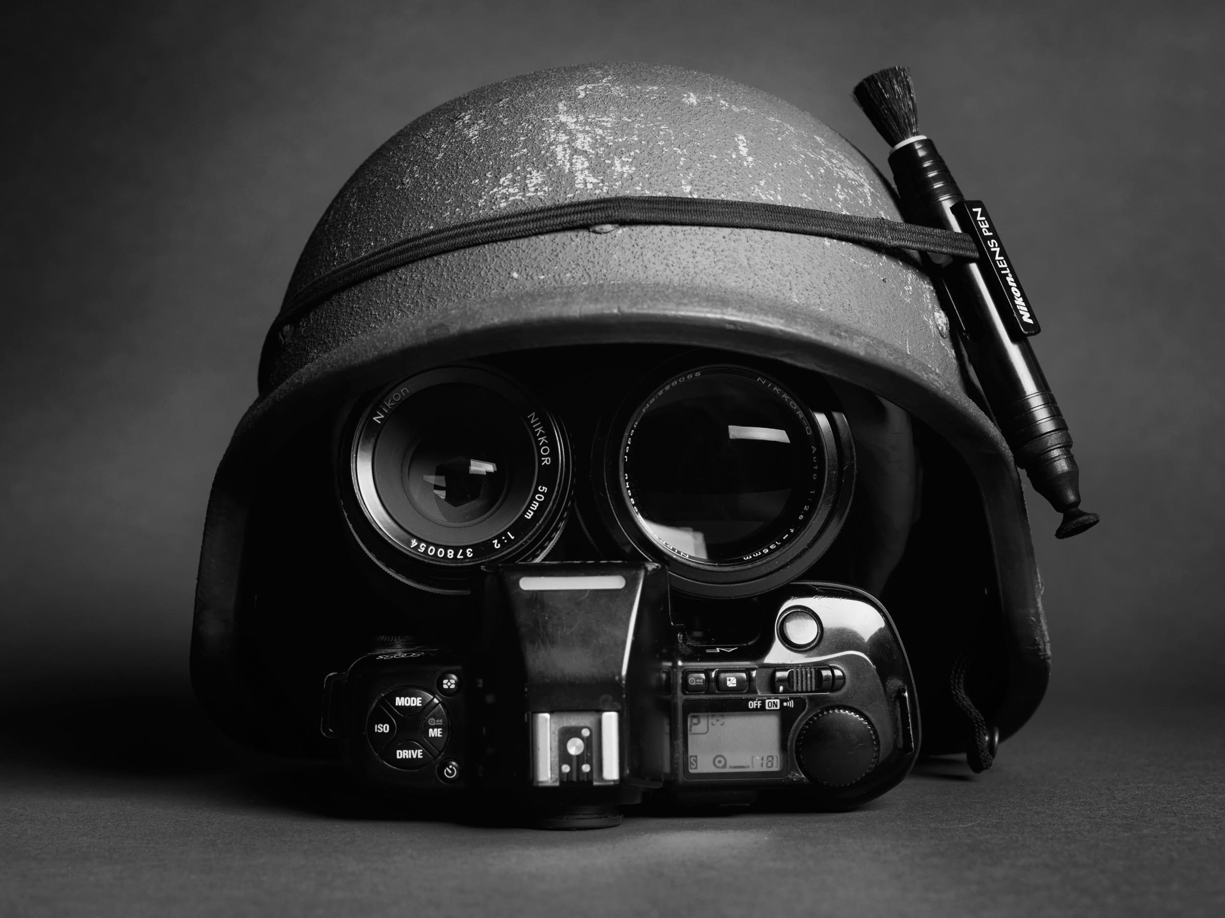 Nikon Lens Camera Clever Helmet Black Black Amp White 2500x1875