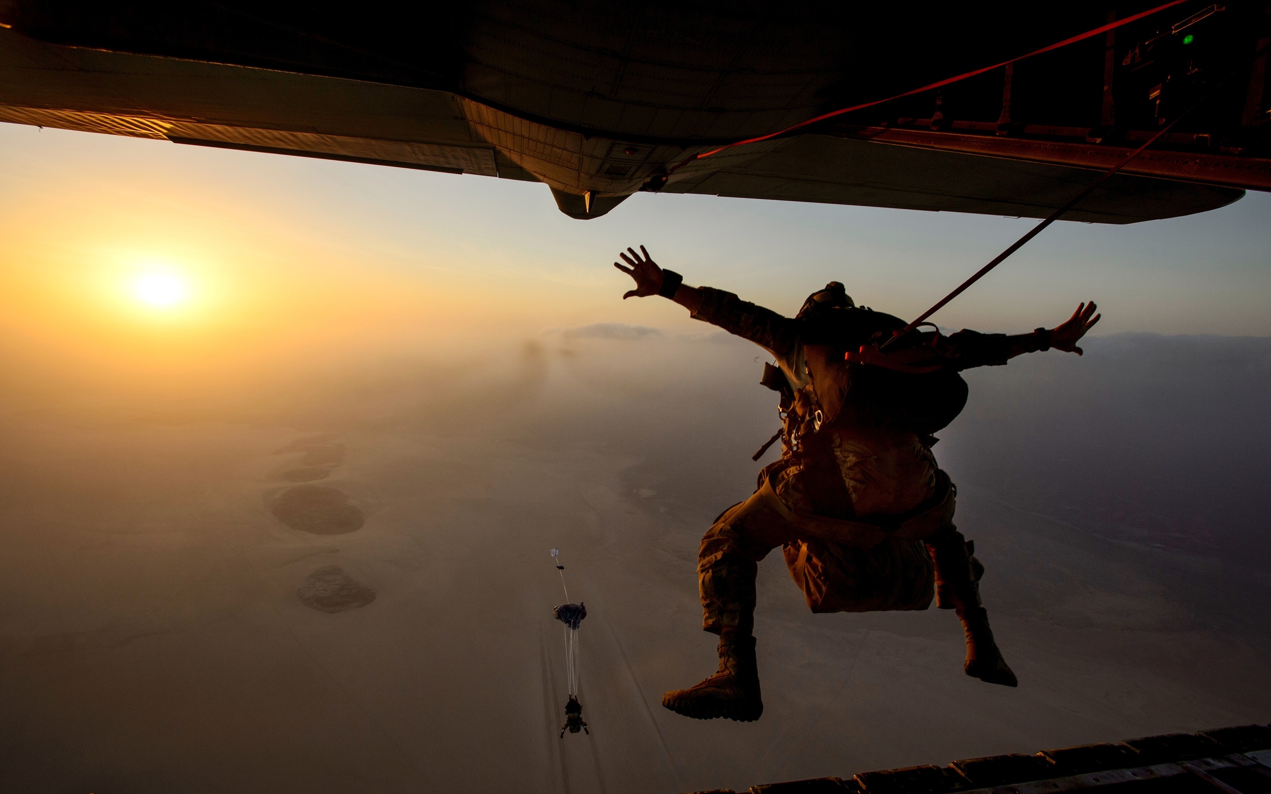 Aircraft Parachutes Desert Paratroopers 2560x1600