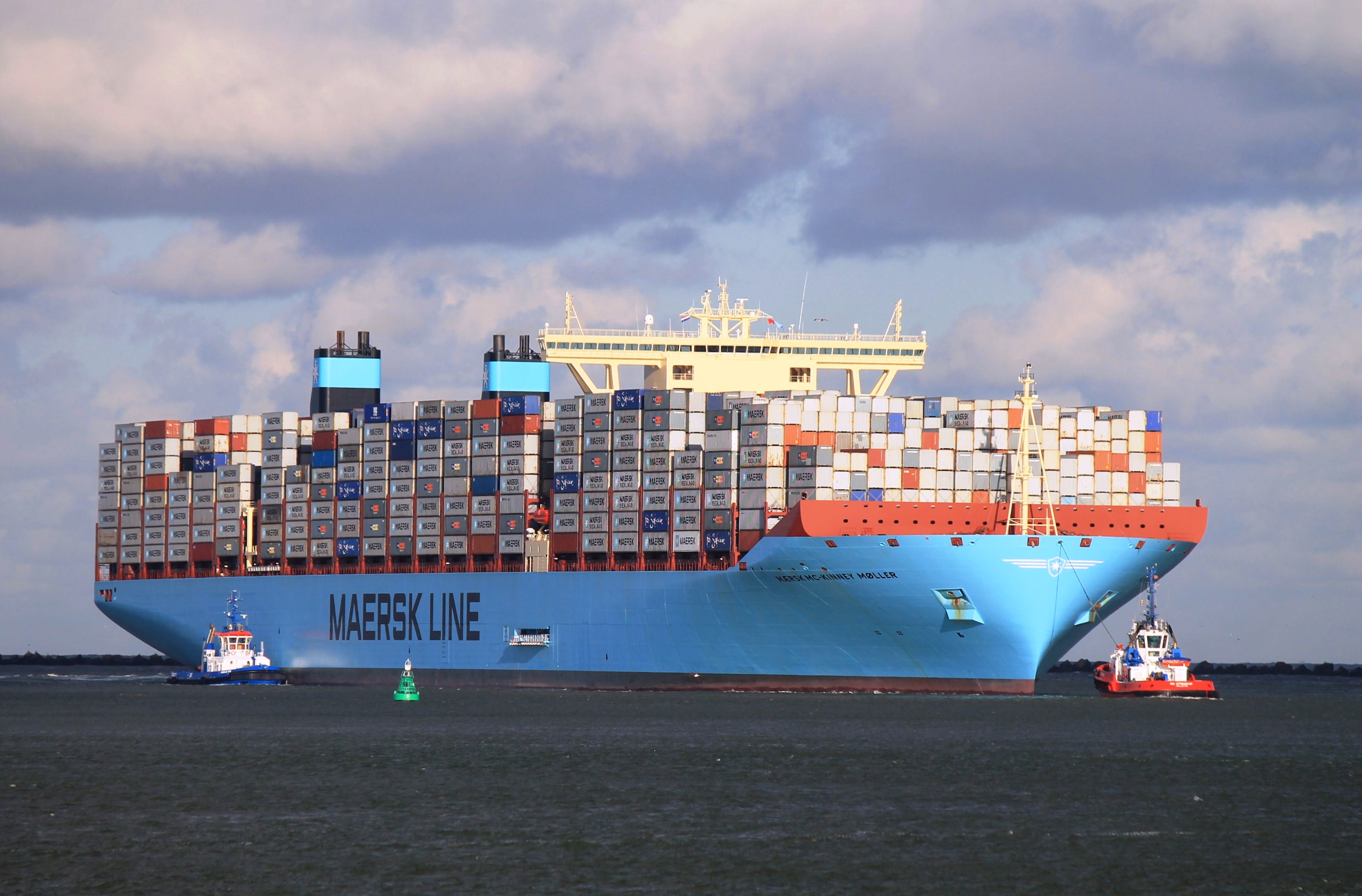 Vehicles Container Ship 3060x2014