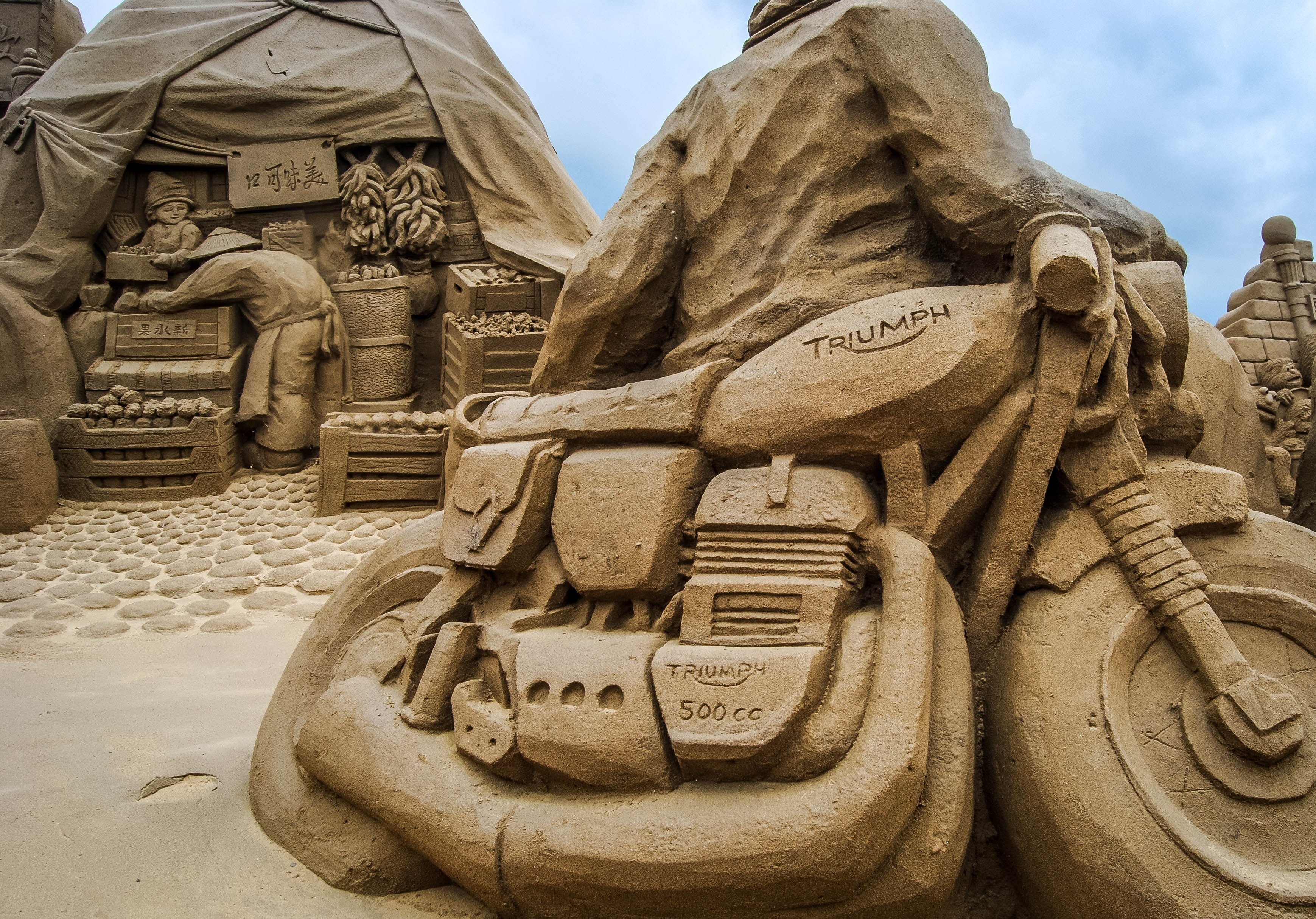 Sculpture Sand Beach Motorcycle Triumph 3478x2430