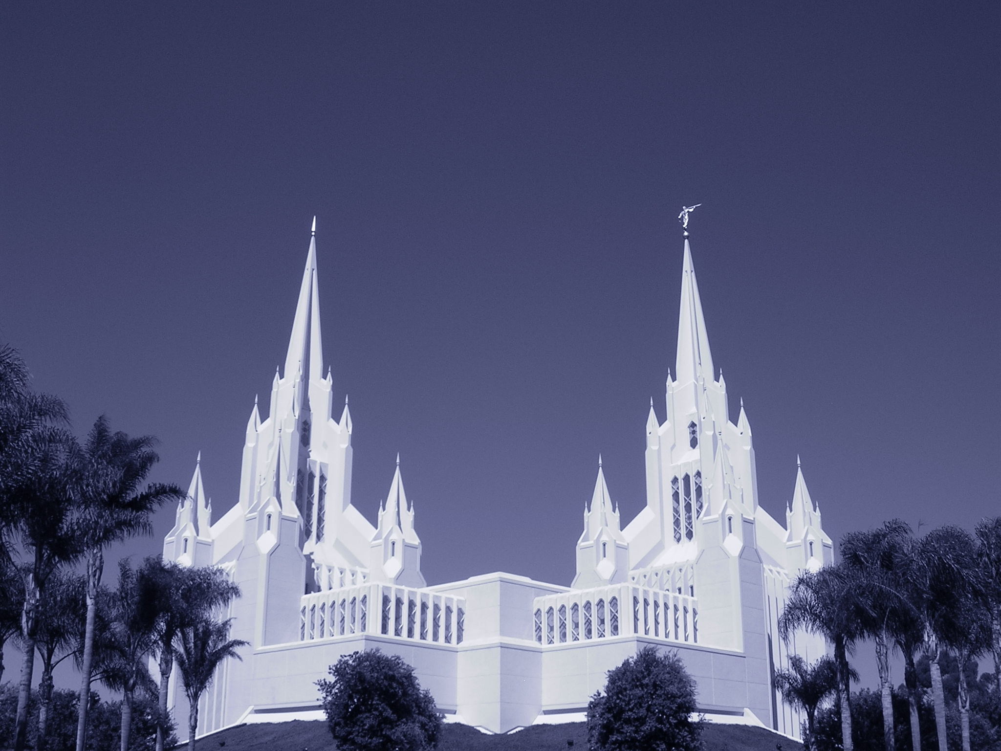 Mormon Temple 2048x1536