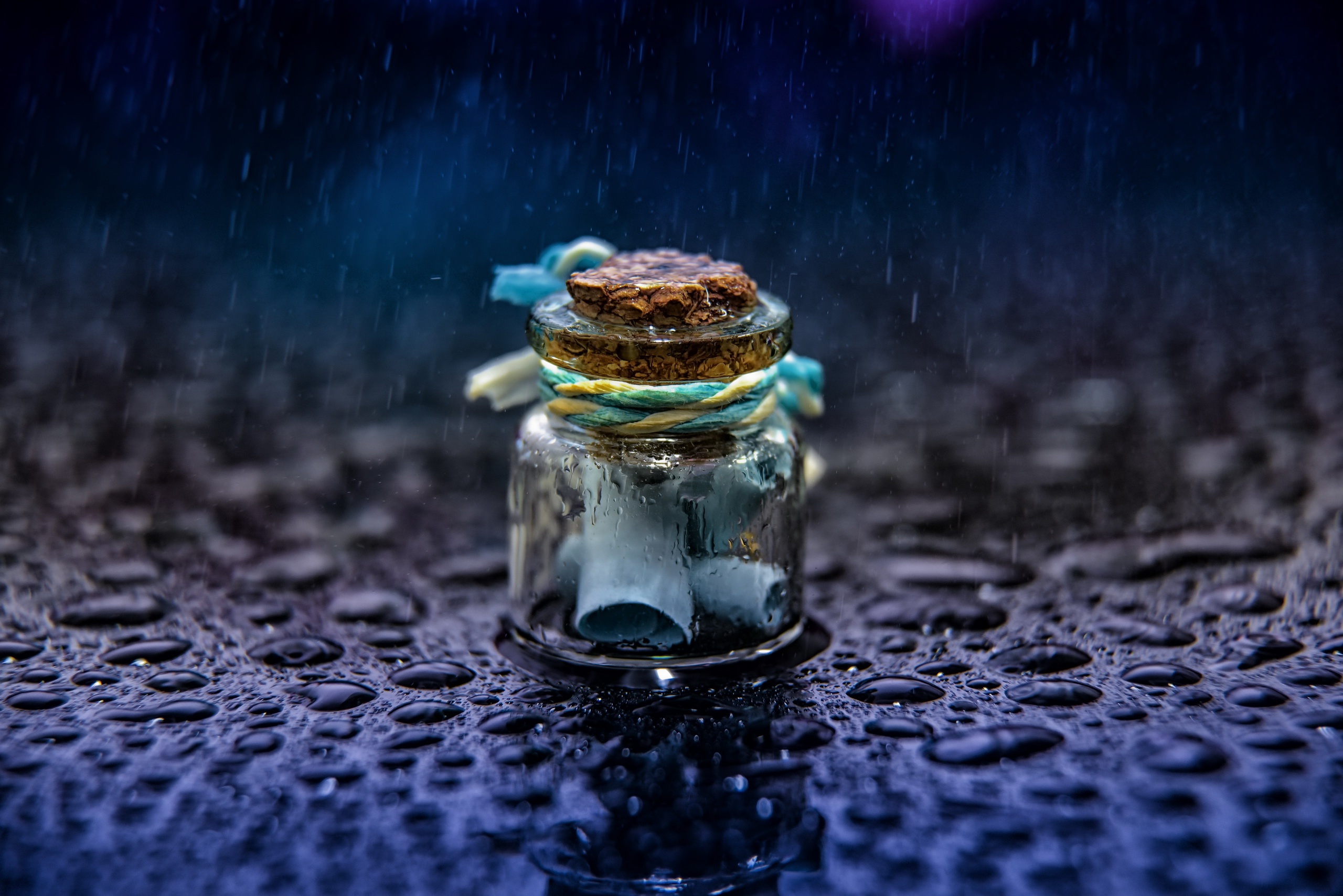 Blue Dark Water Drops Glass Jars Macro 2560x1709