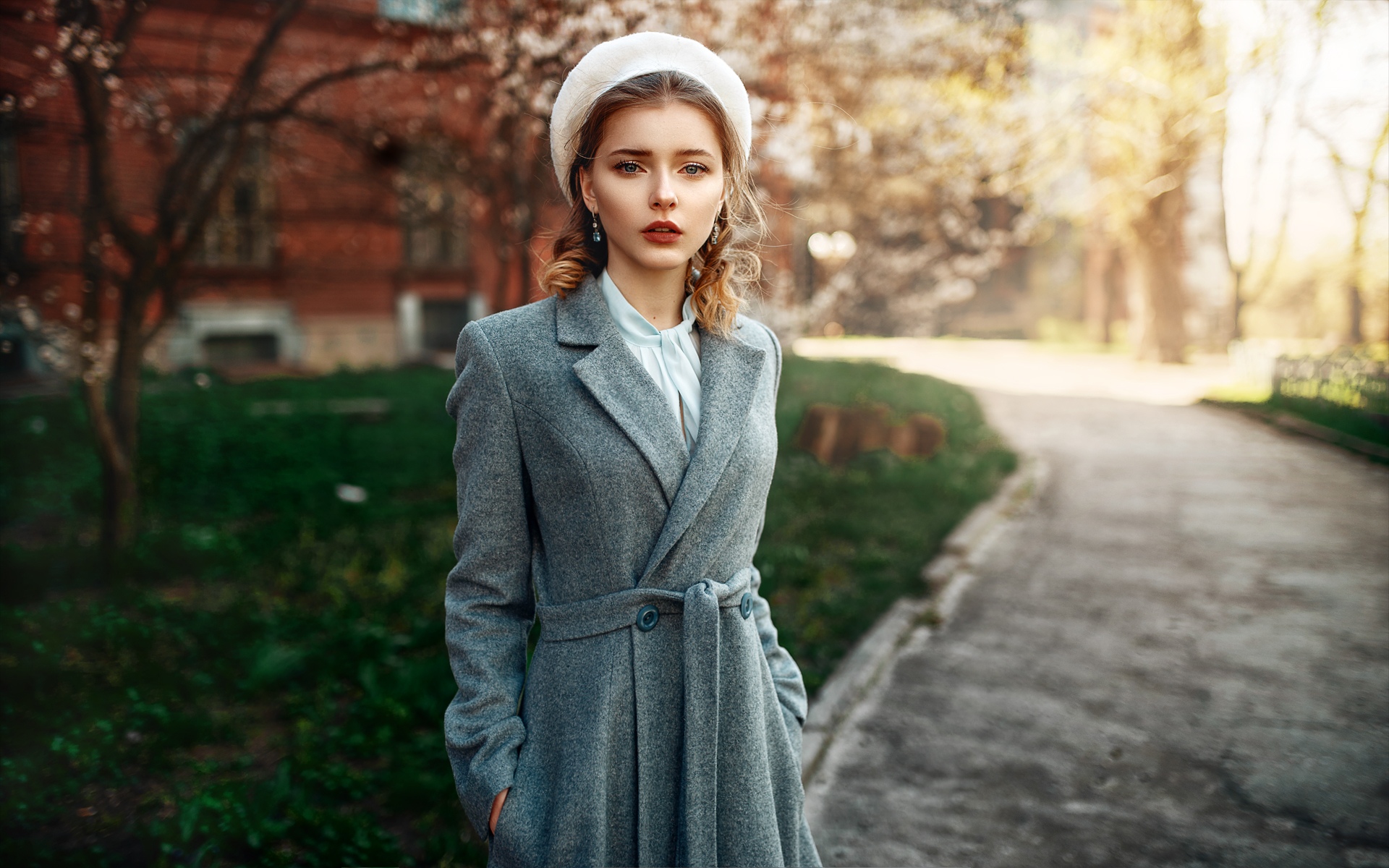 Women Model Blonde Looking At Viewer Blue Eyes Berets Earring Portrait Outdoors Coats Grey Coat Vint 1920x1200