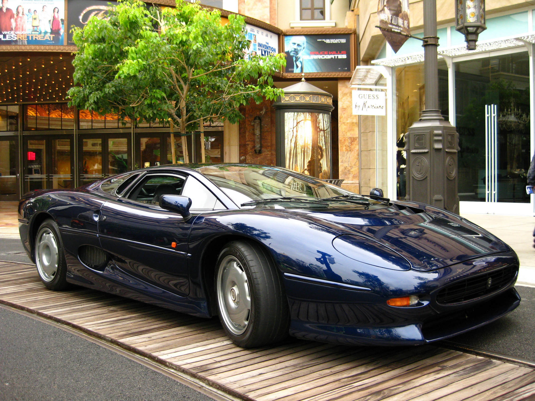 Vehicles Jaguar XJ220 2048x1536