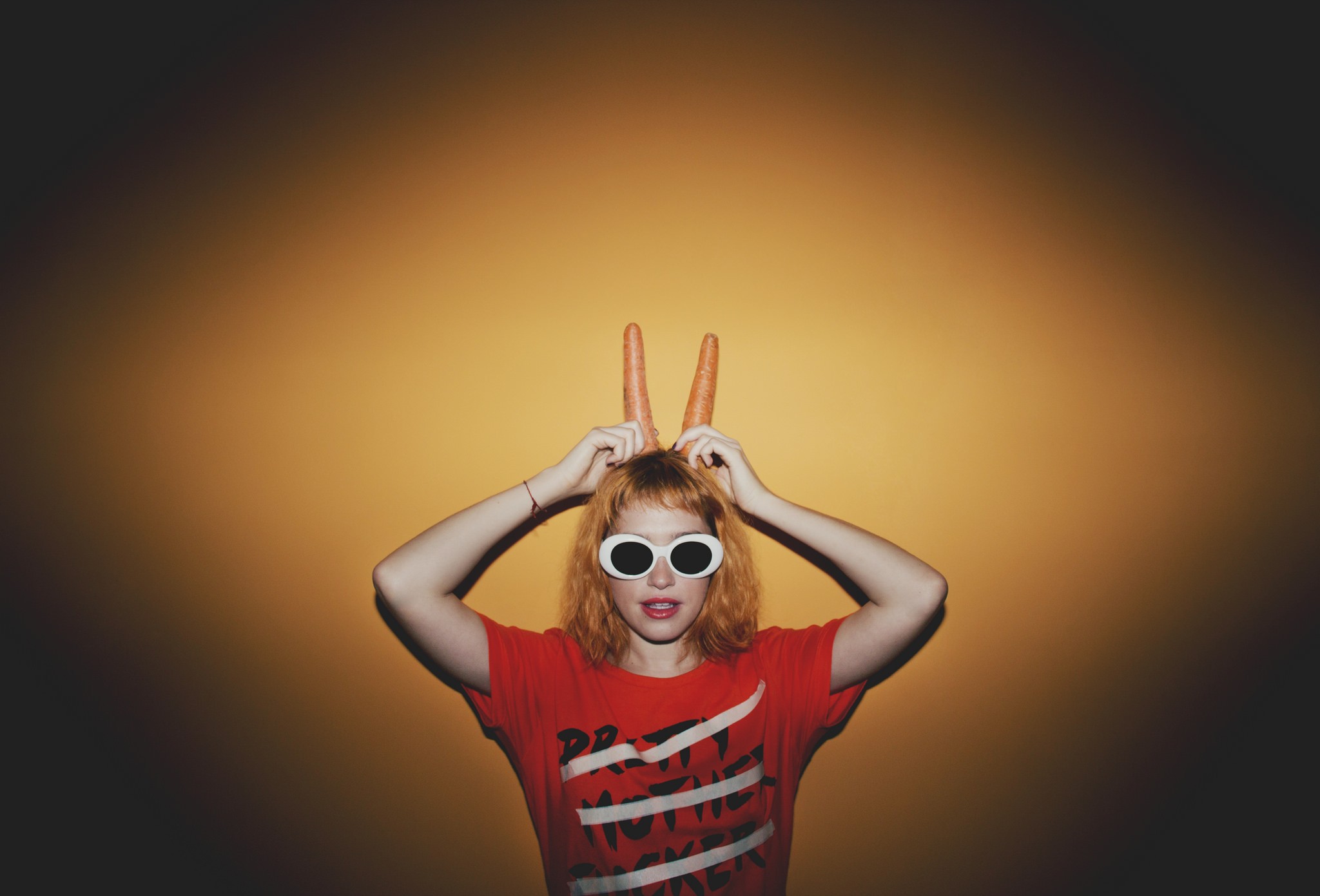 Women Blonde Sunglasses T Shirt Carrots Red T Shirt 2048x1391