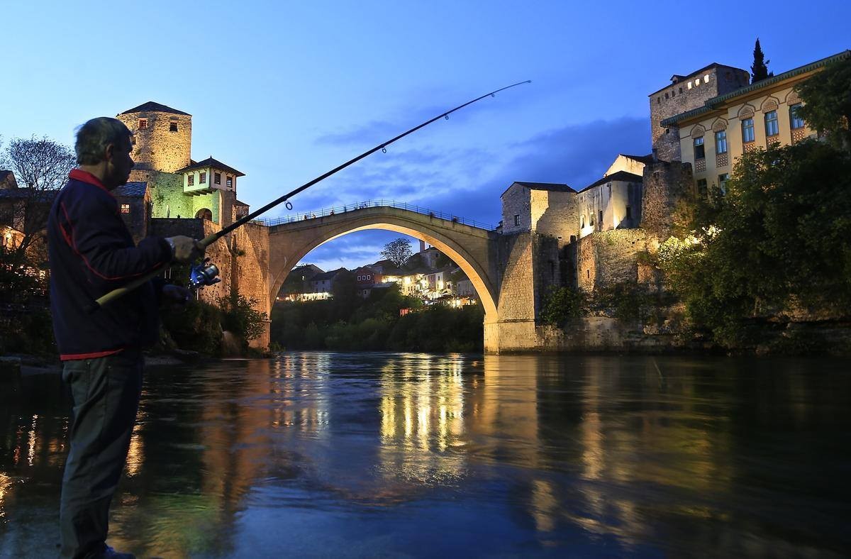 Mostar Bosnia And Herzegovina Fishing Old Bridge Night Cityscape Men Fishing Rod 1200x788