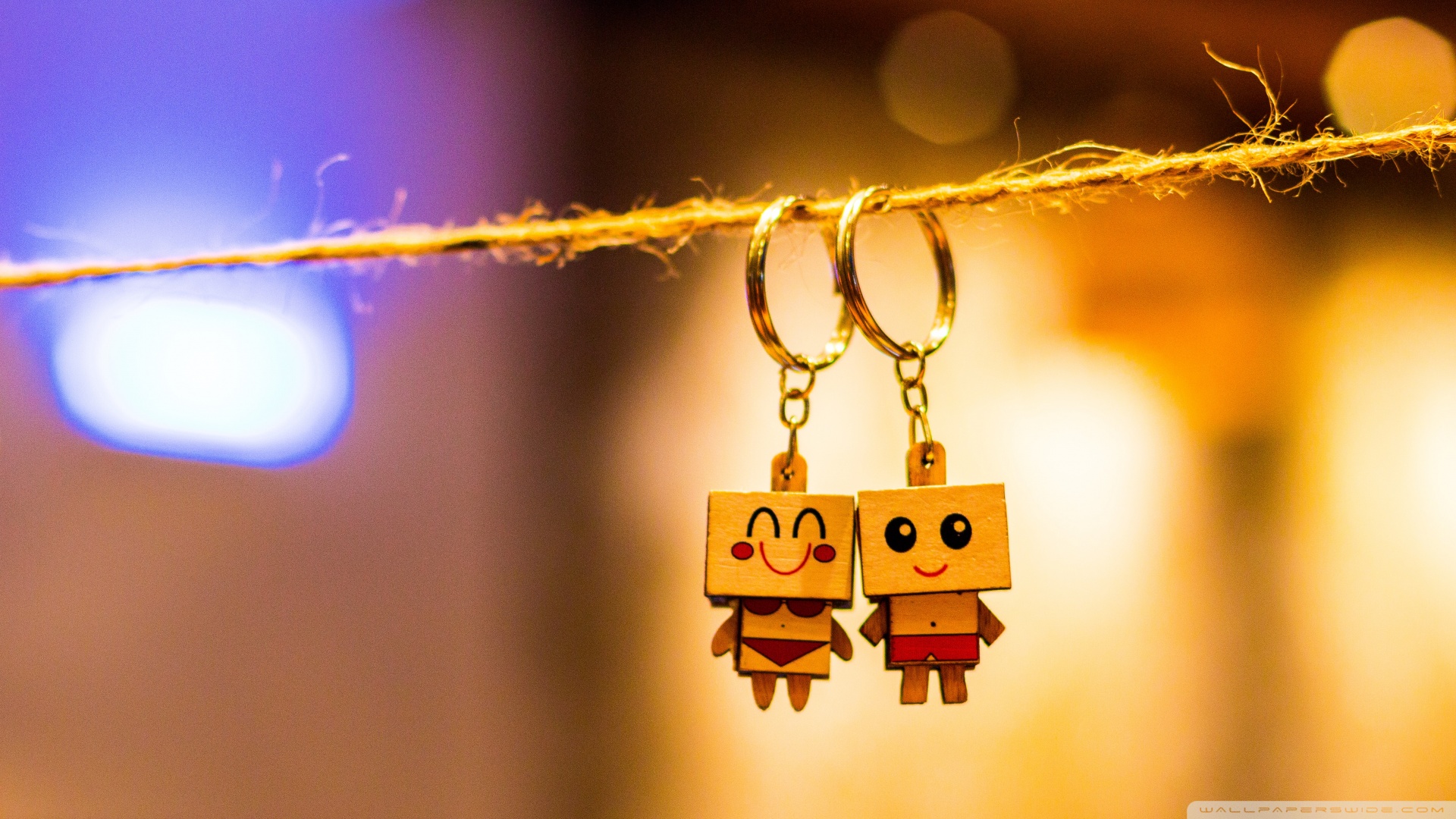 Happy Face Couple Depth Of Field Keychain 1920x1080
