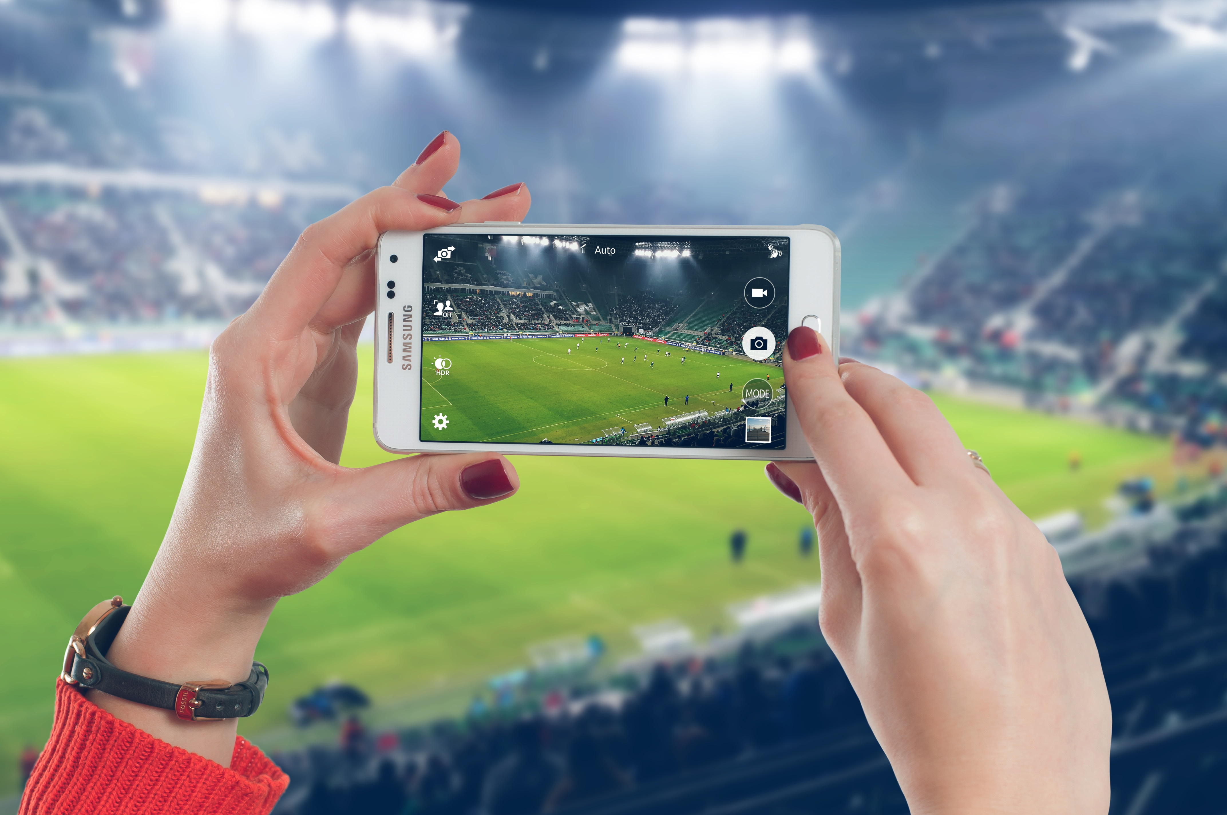 Samsung Phone Hand Soccer 4288x2848