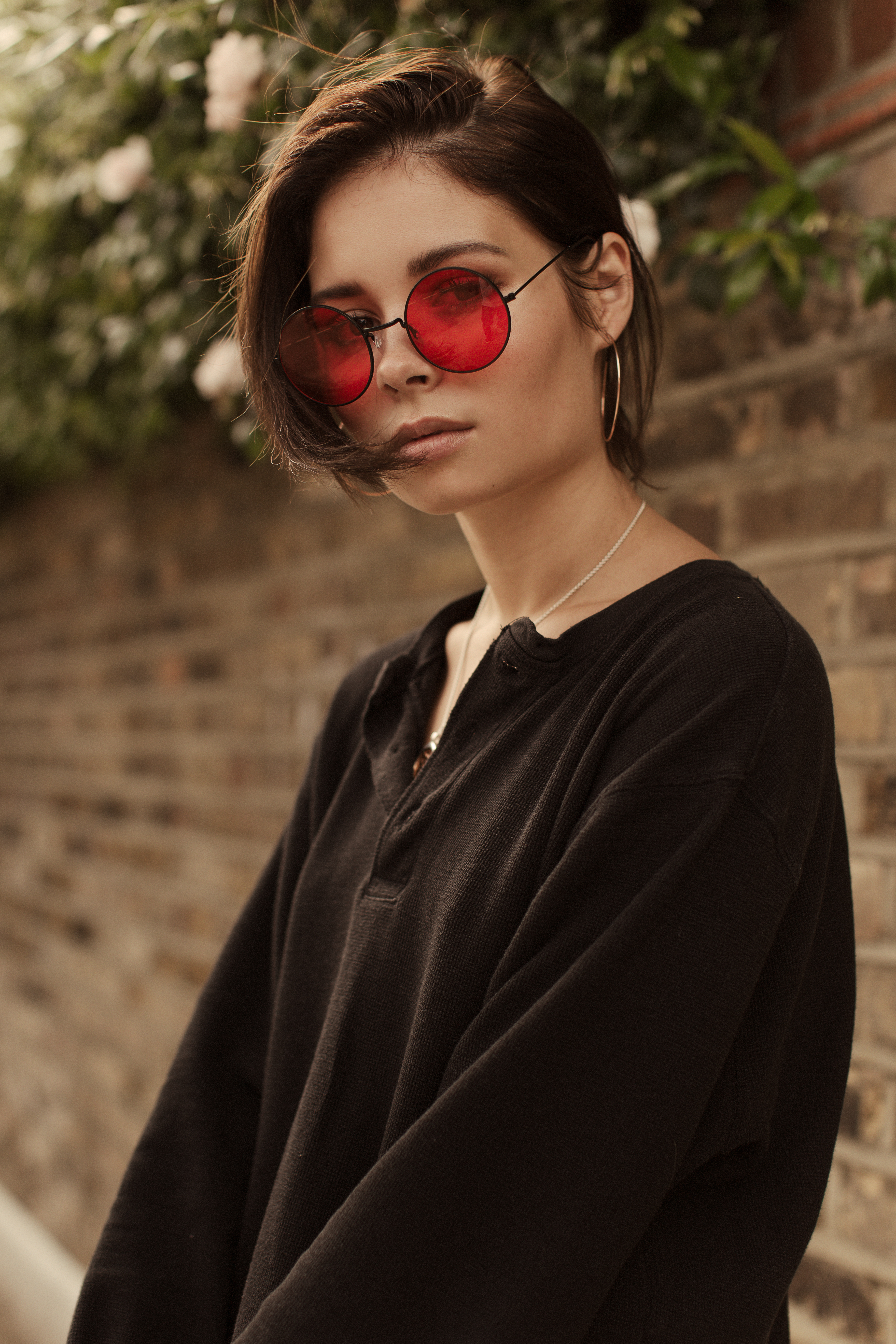 Women Singer Nina Nesbitt Sunglasses 3648x5472