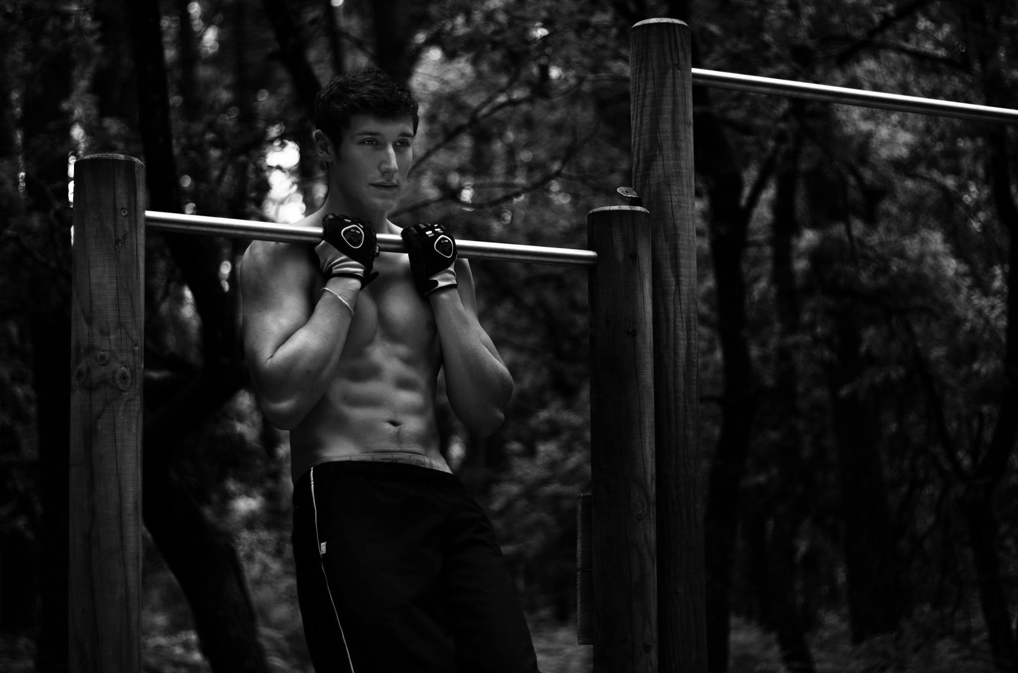 Monochrome Guys Men Working Out Muscles 2048x1353