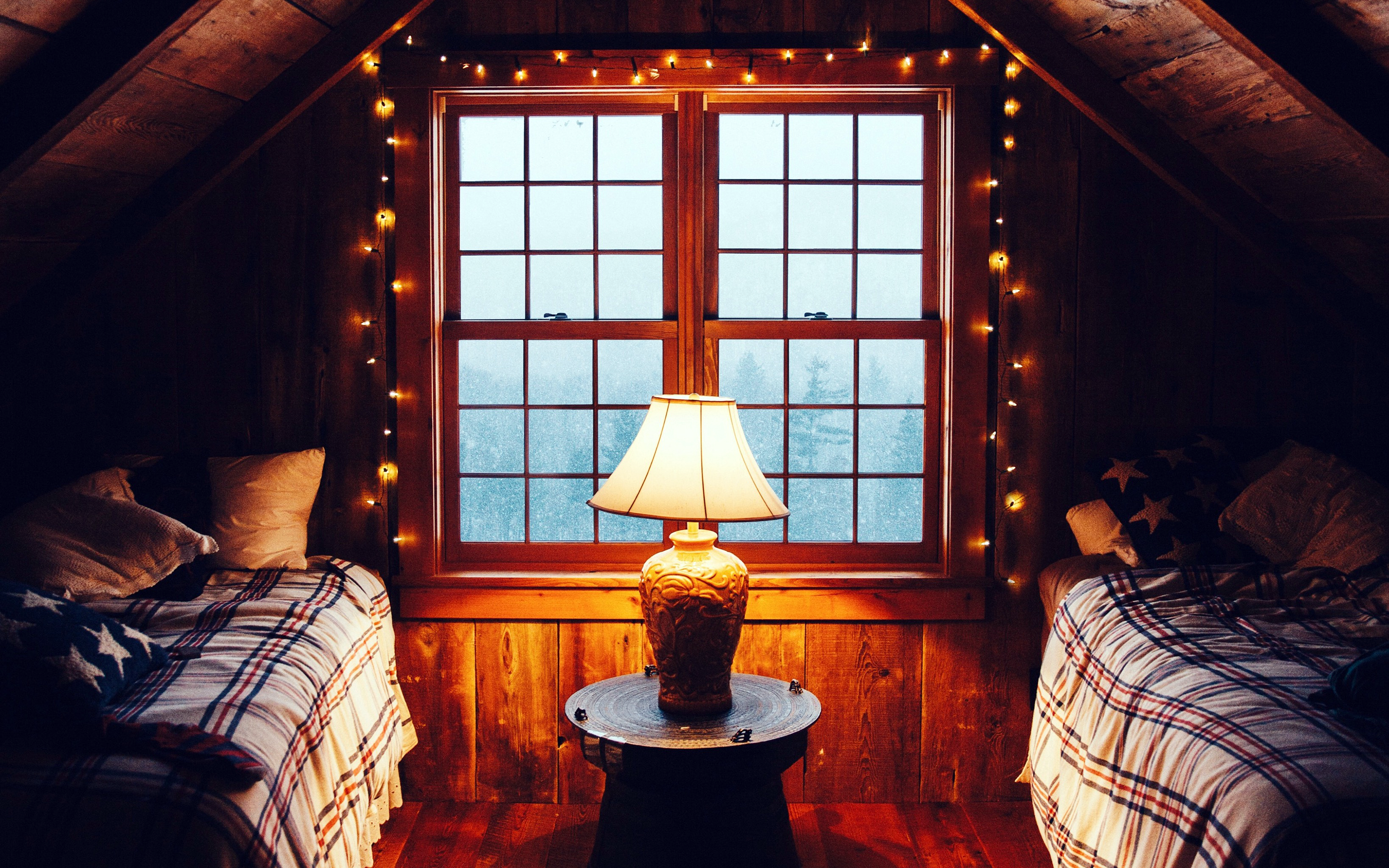 Cabin Snow Interior Christmas Lights Lamp Attics 3200x2000