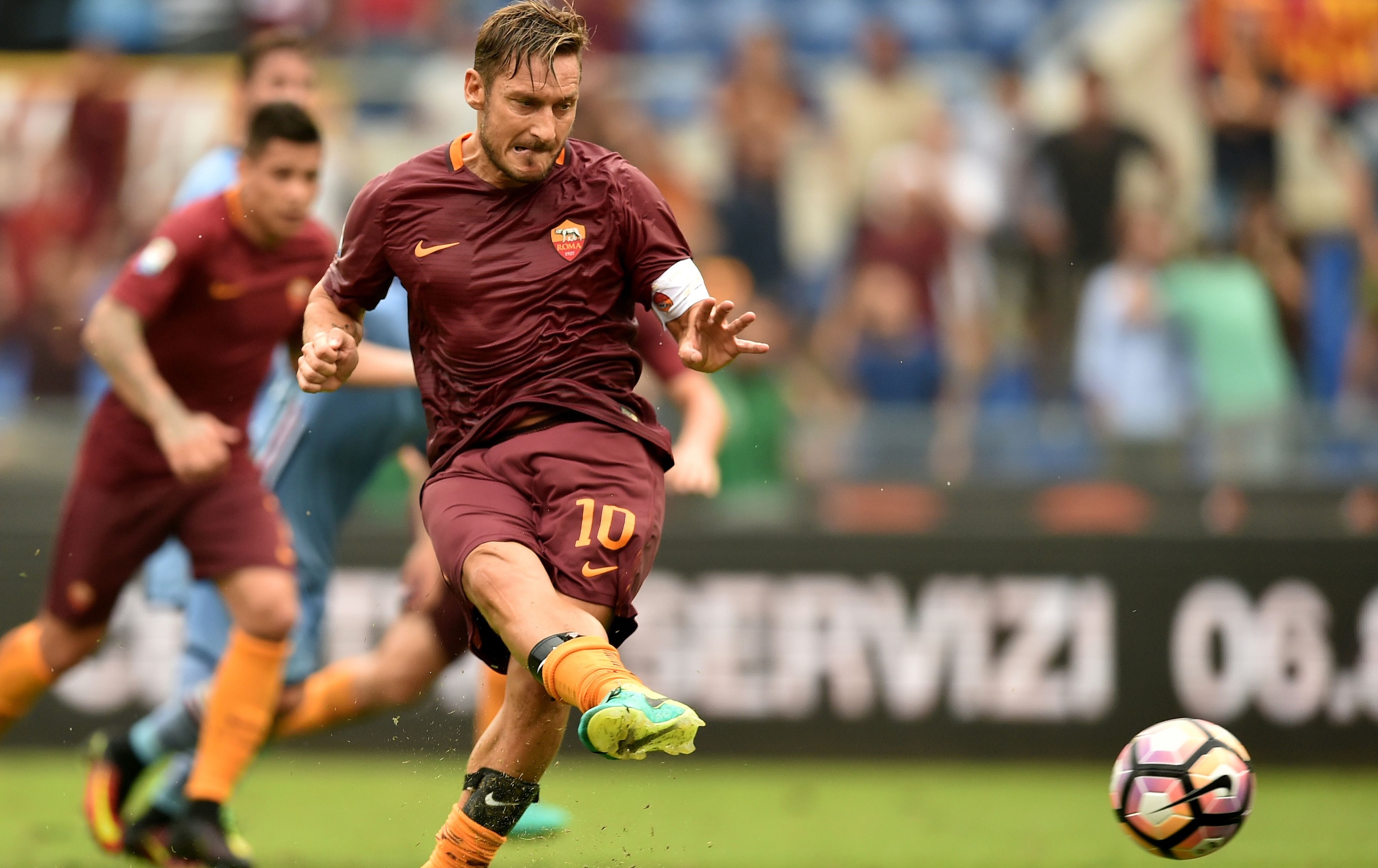 Francesco Totti AS Roma ASR Rome Captain Goal Sport Football Football Player Red Nike 3566x2247